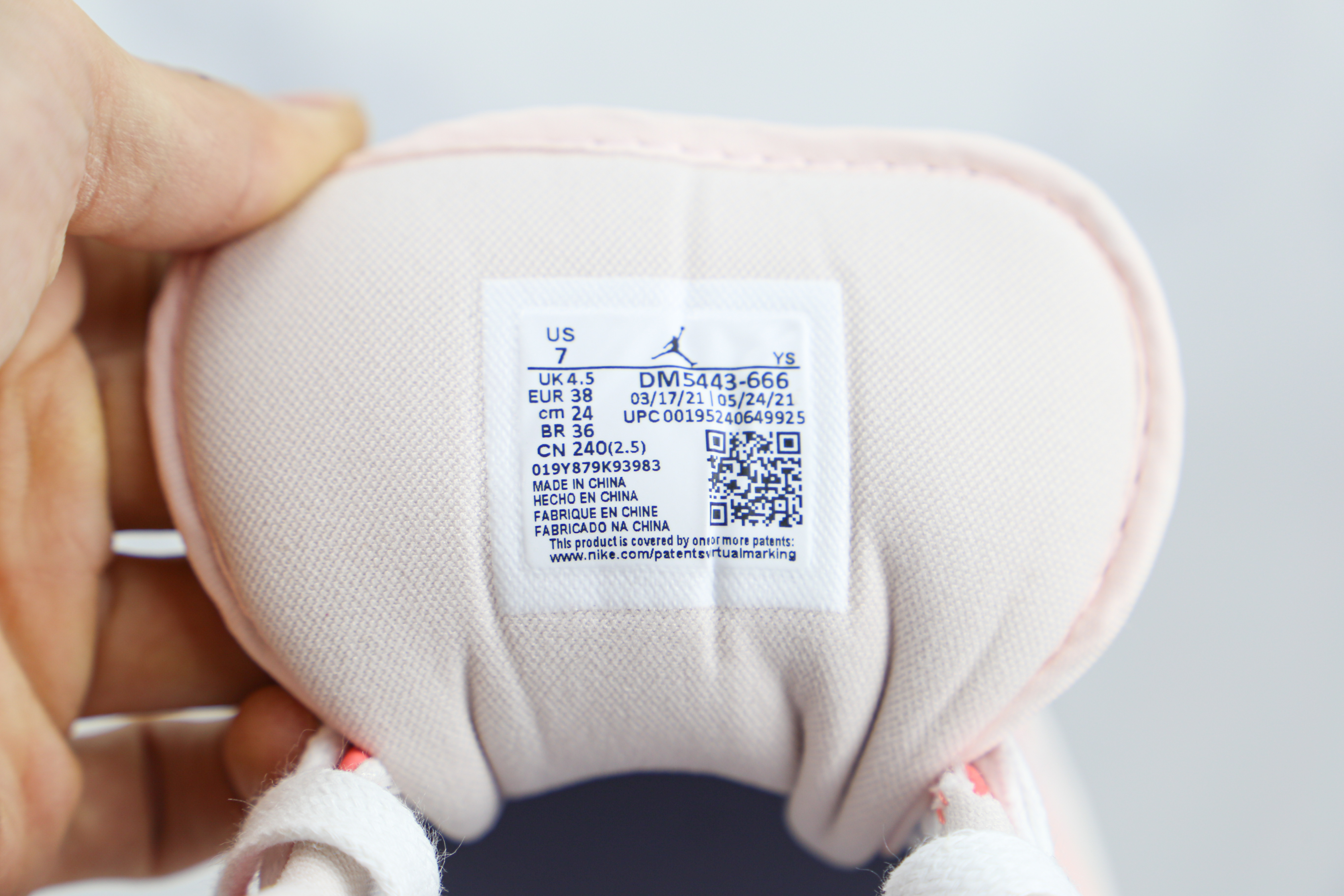 Air Jordan 1 Low SE Mighty Swooshers