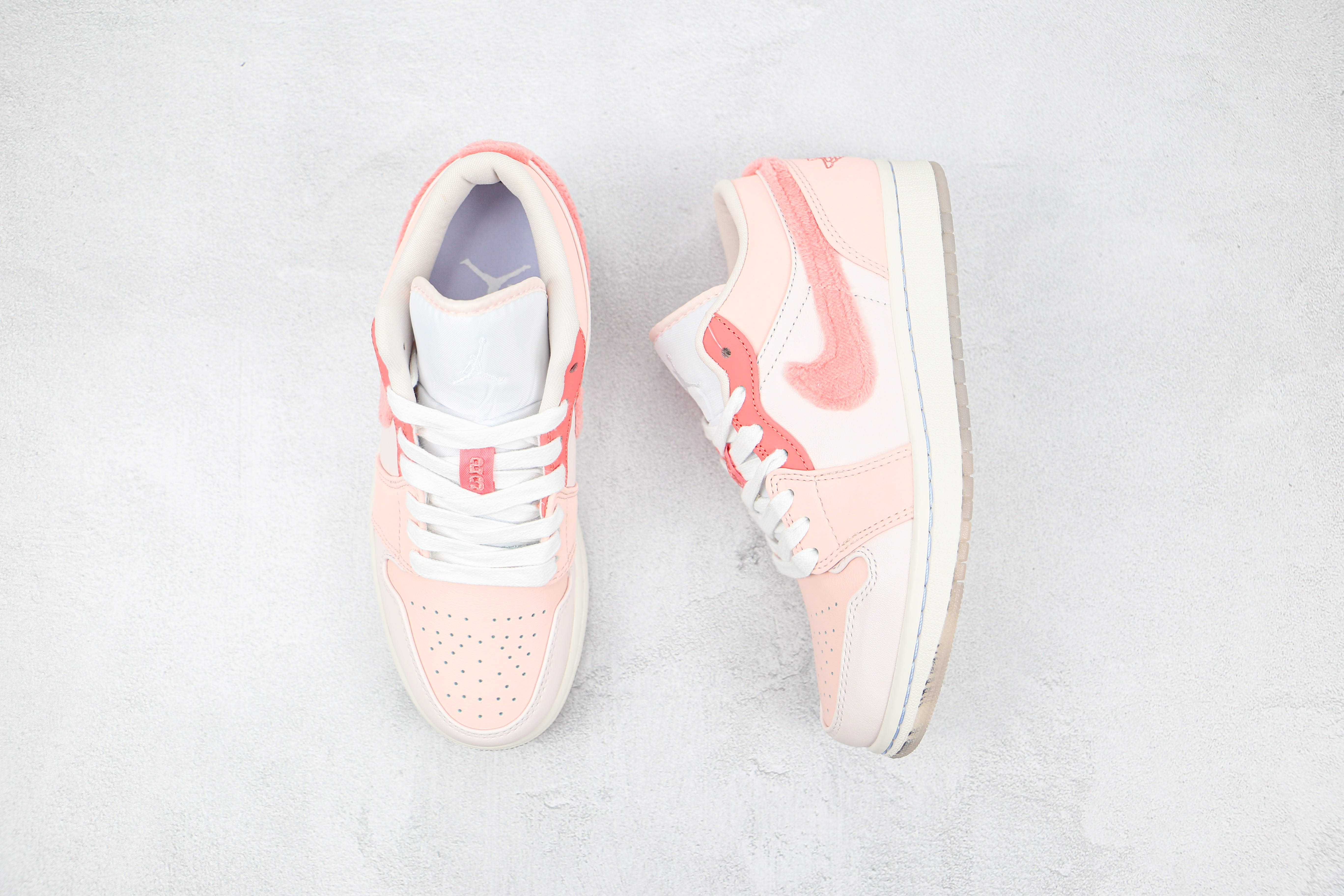 Air Jordan 1 Low SE Mighty Swooshers