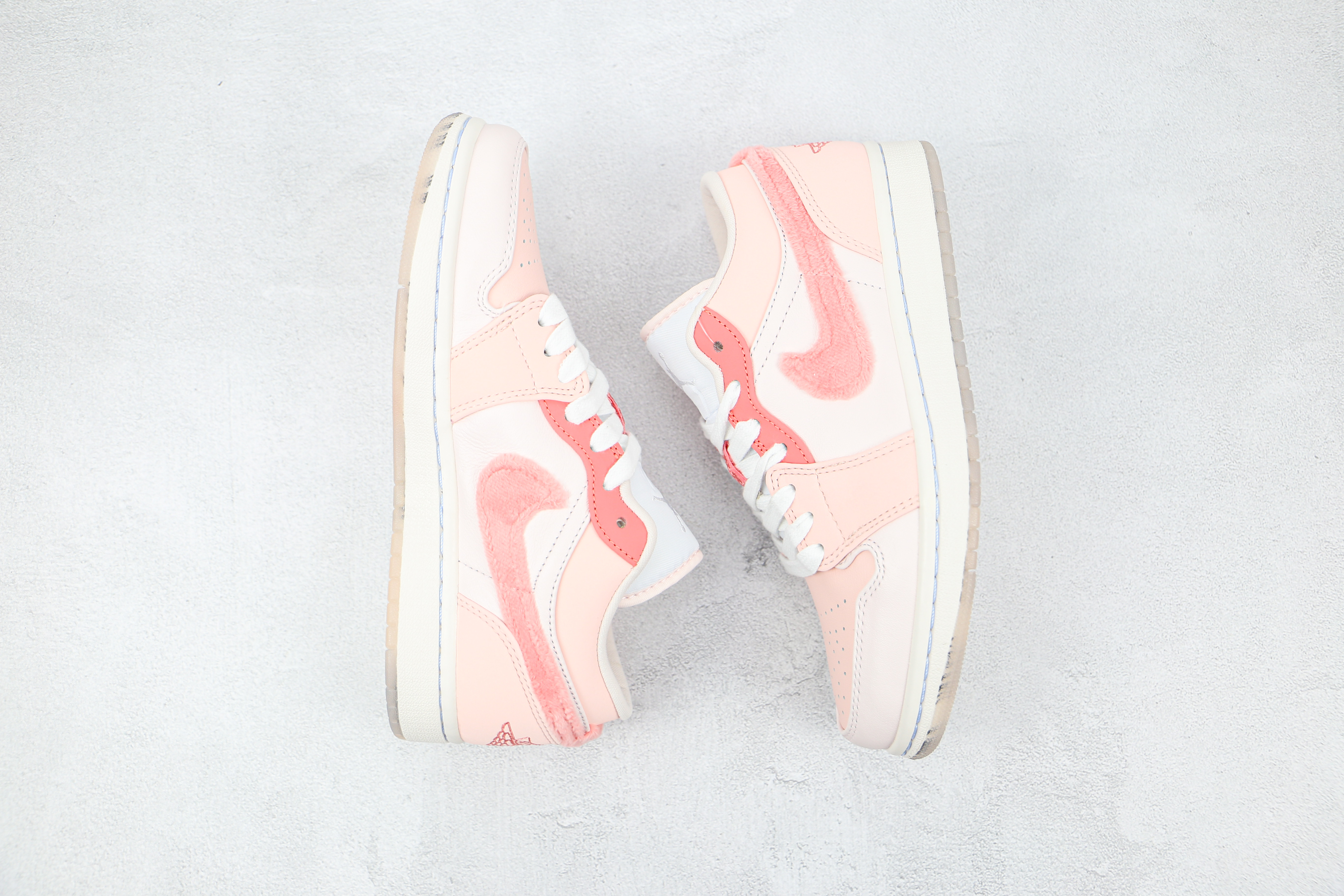 Air Jordan 1 Low SE Mighty Swooshers