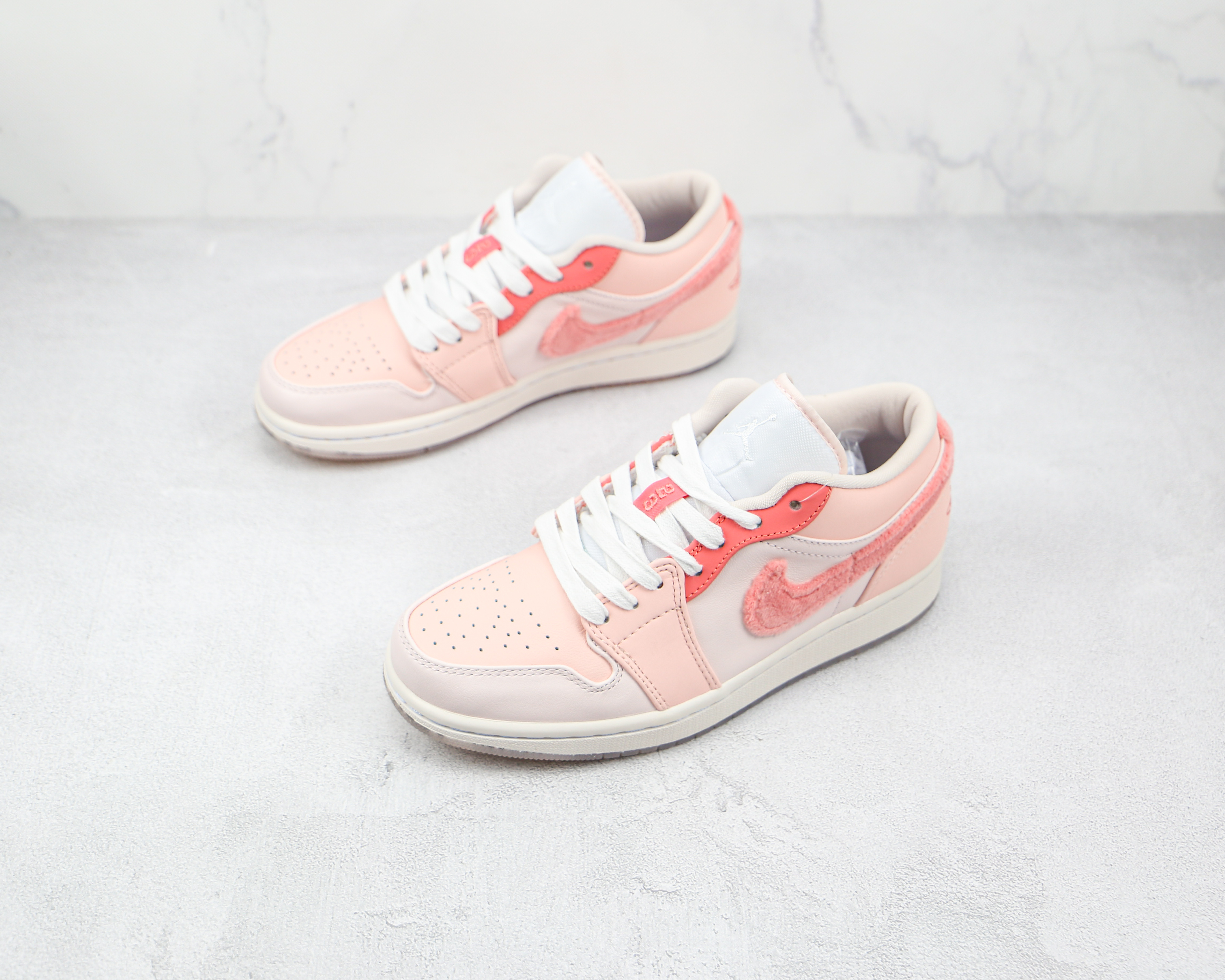 Air Jordan 1 Low SE Mighty Swooshers