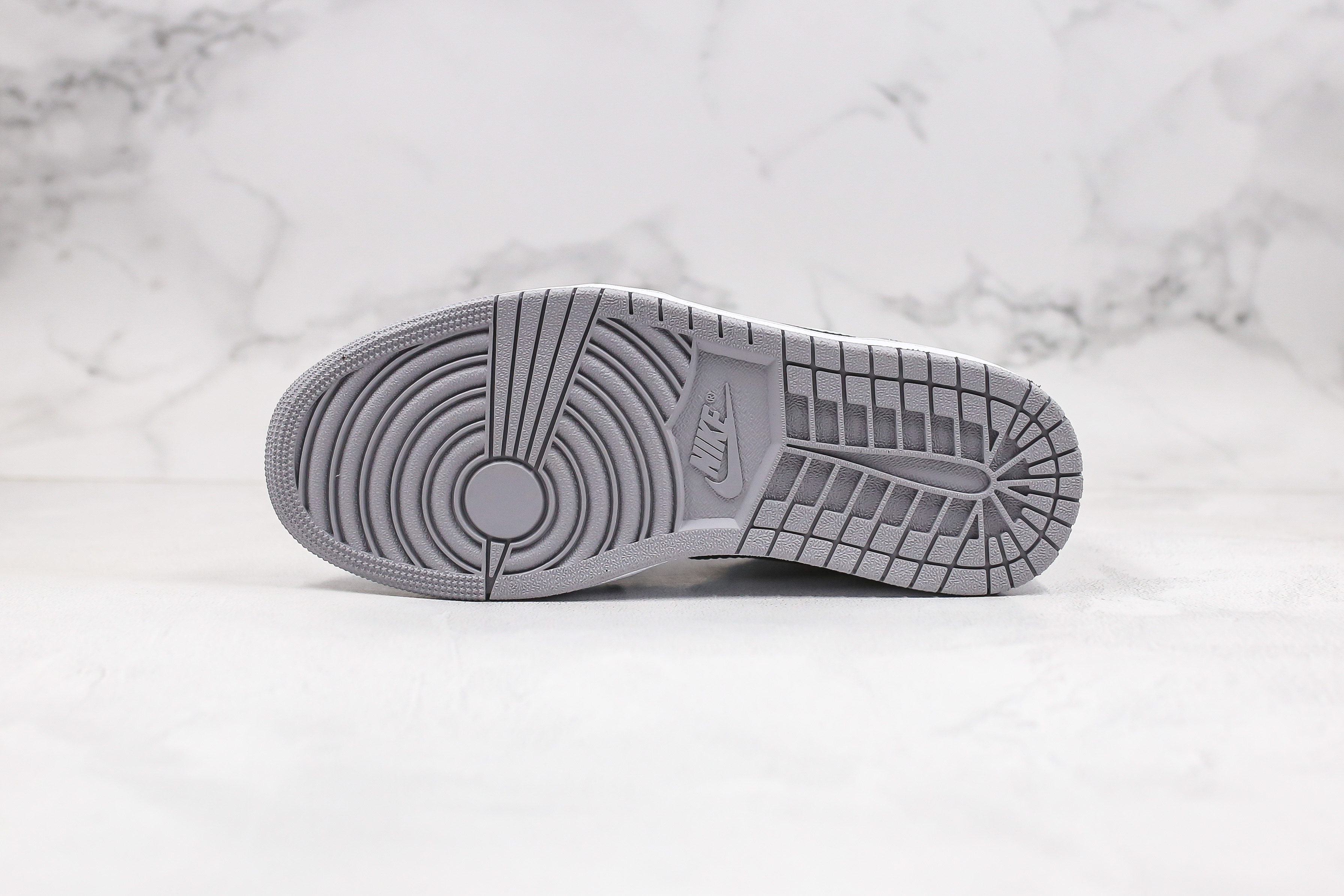 Air Jordan 1 Low Shadow