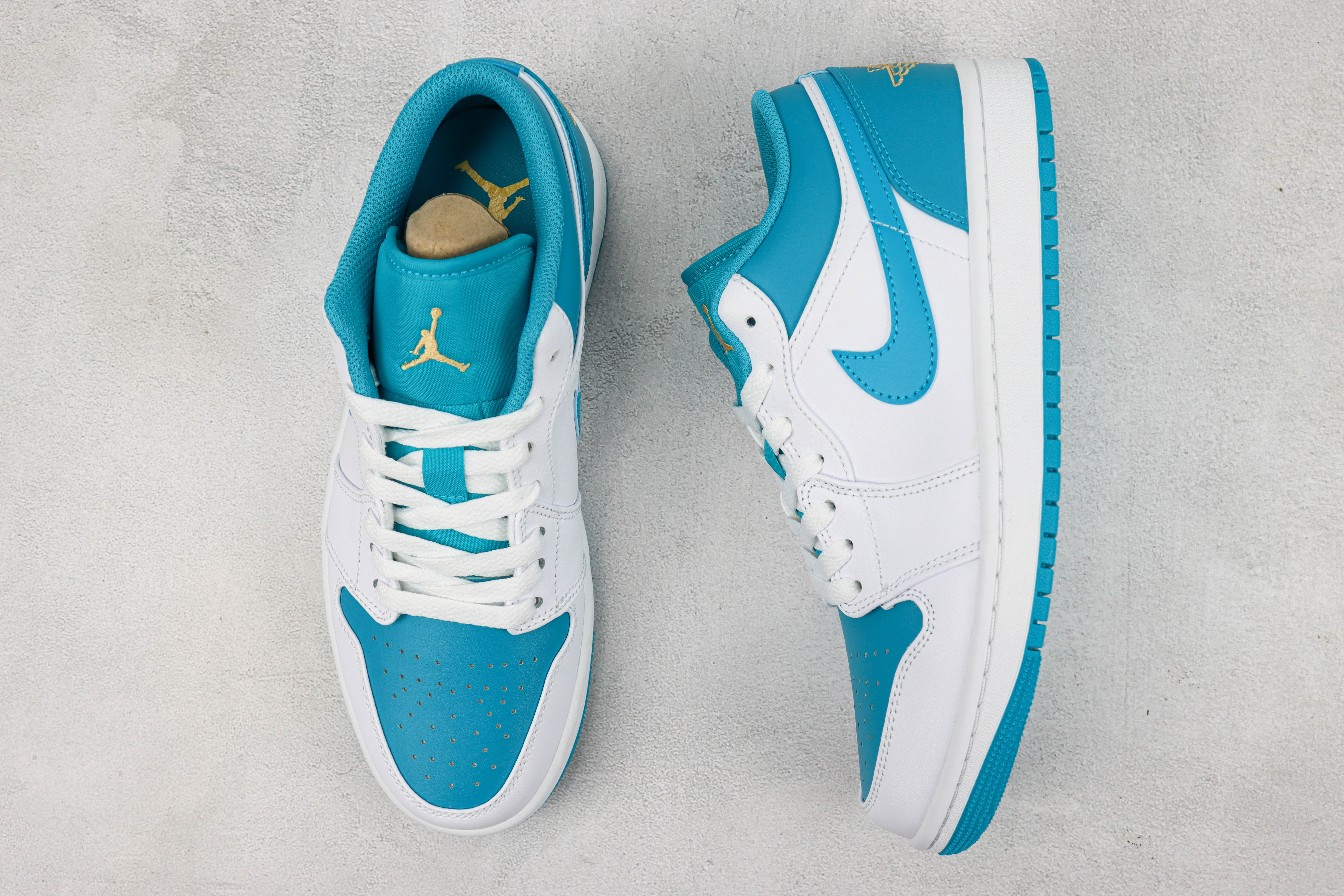Air Jordan 1 Low Sky Blue