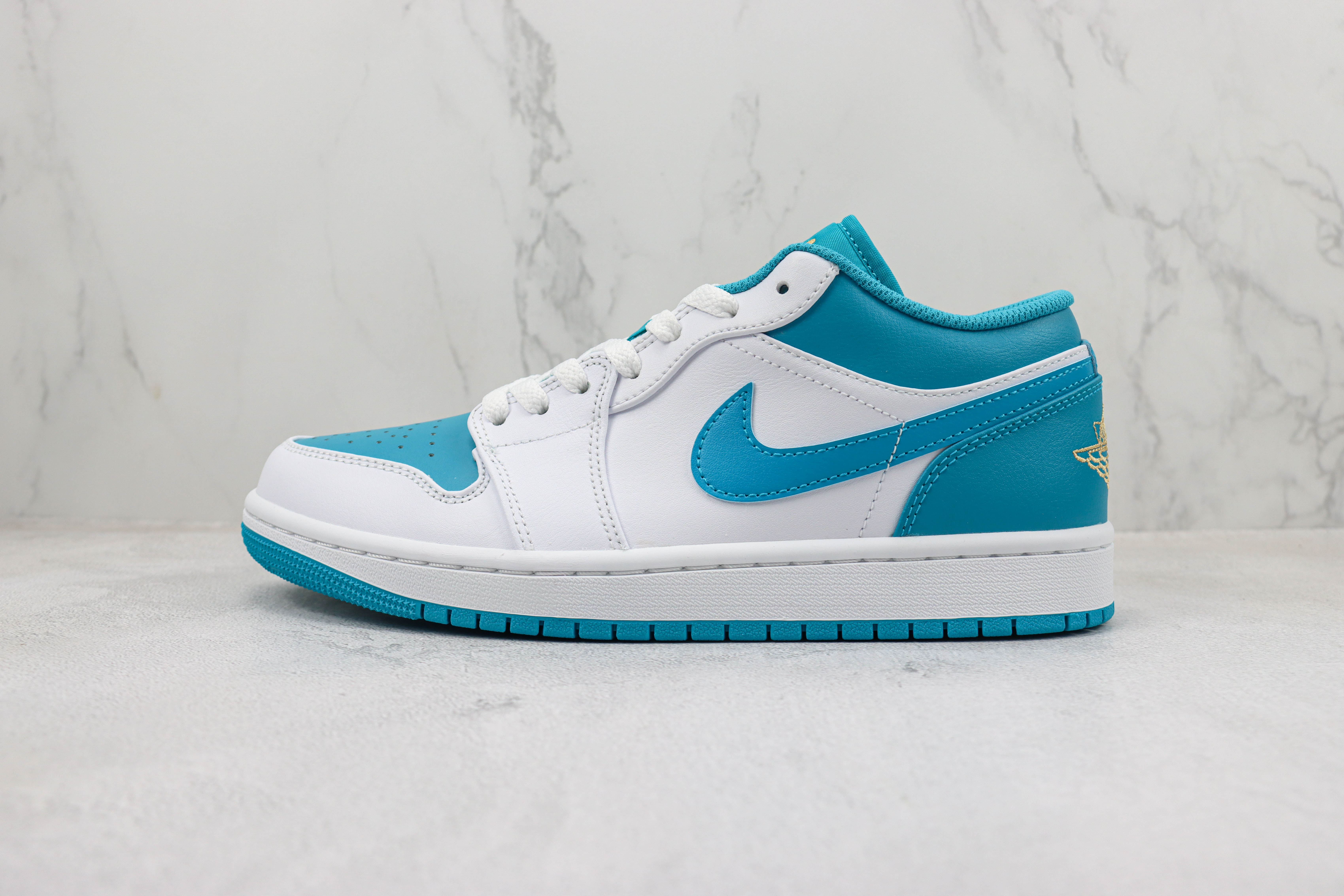 Air Jordan 1 Low Sky Blue