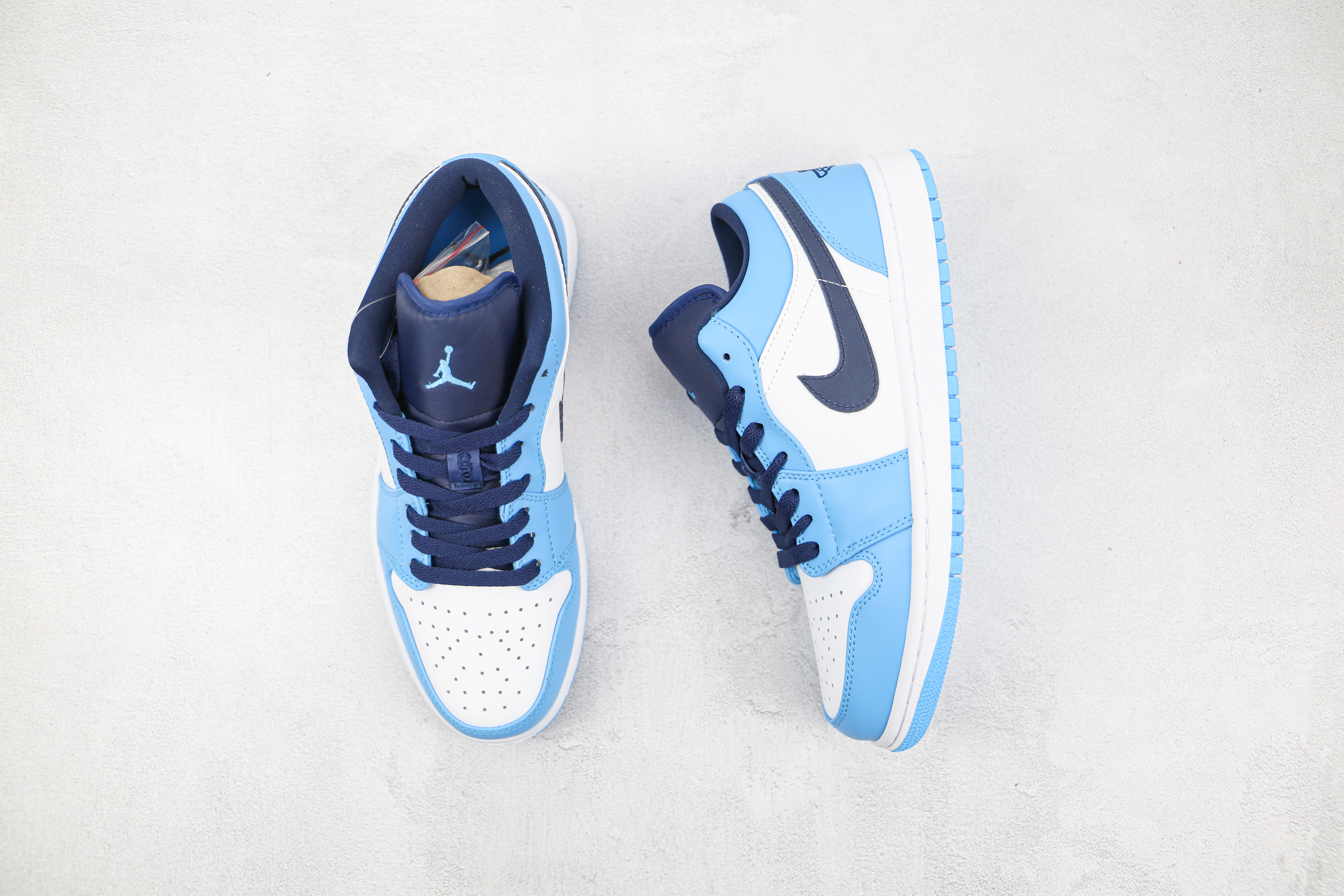 Air Jordan 1 Low UNC