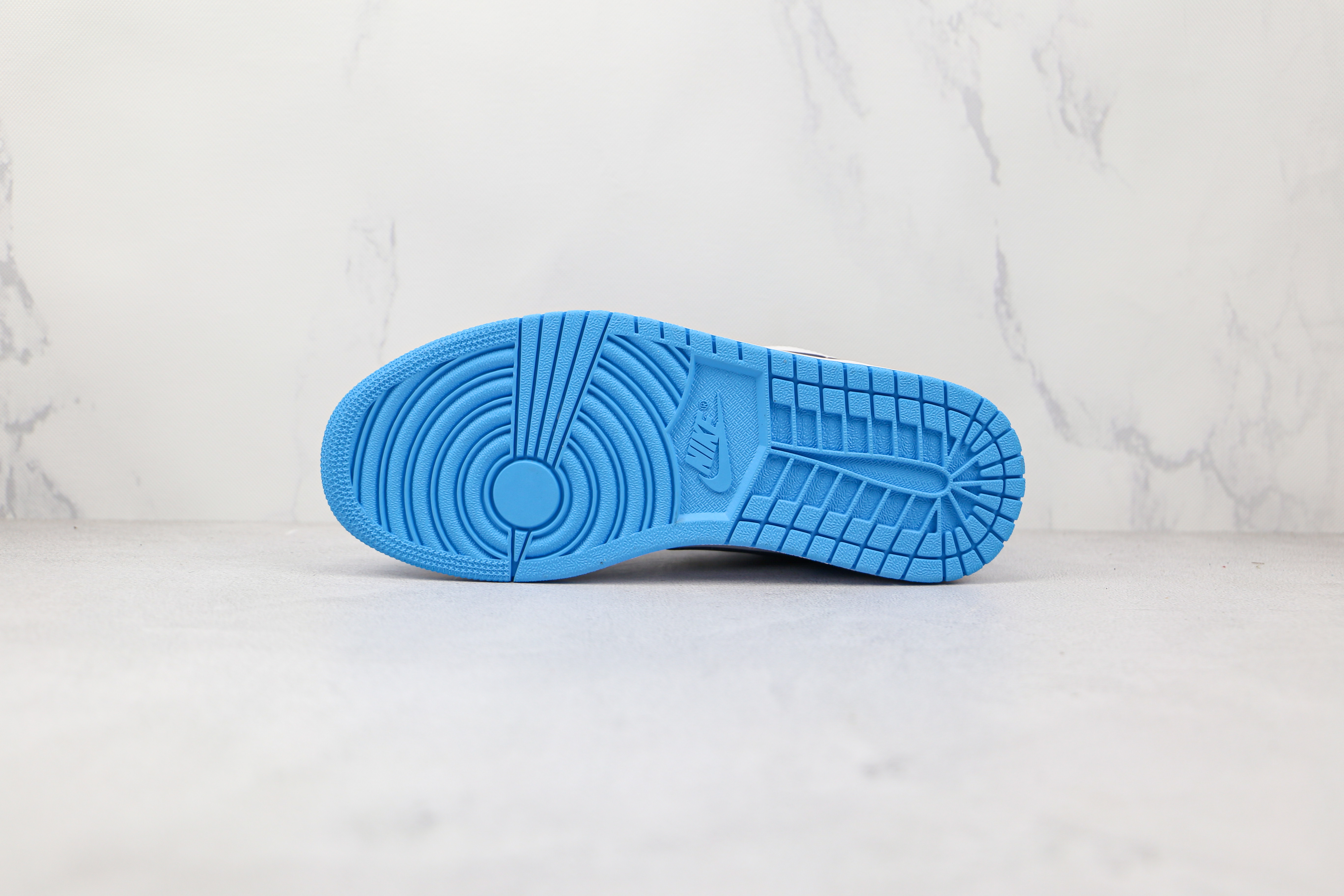 Air Jordan 1 Low UNC