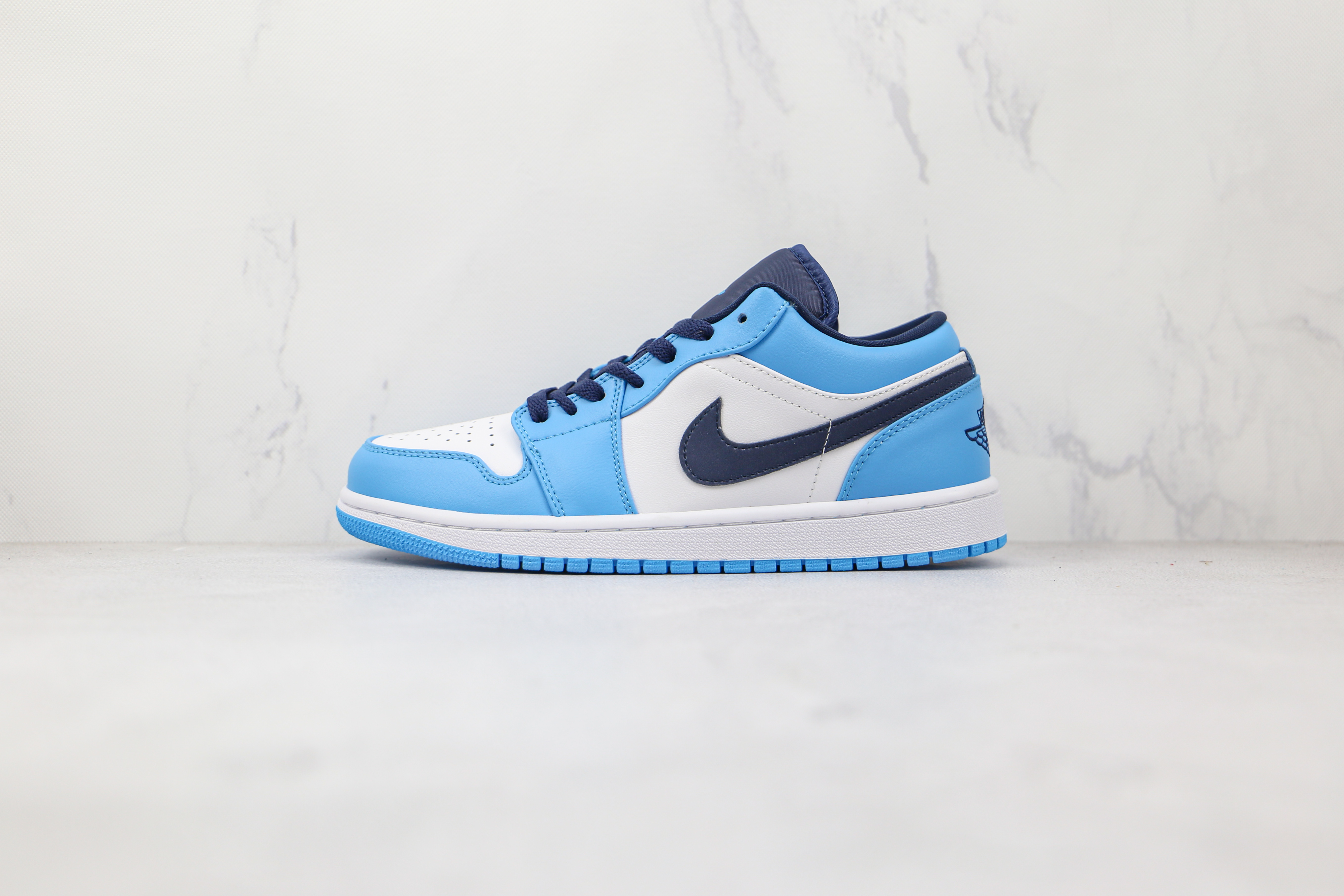 Air Jordan 1 Low UNC