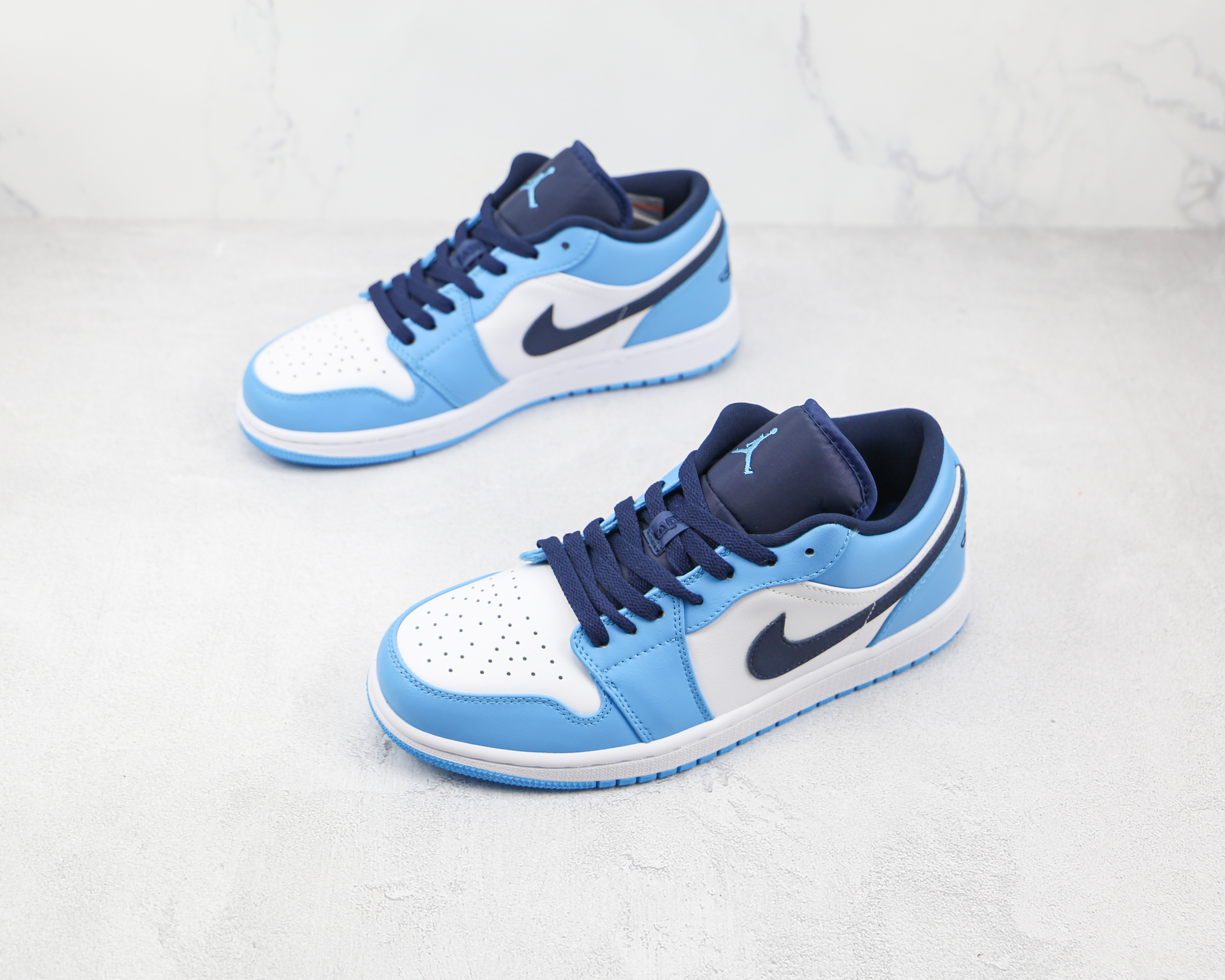 Air Jordan 1 Low UNC