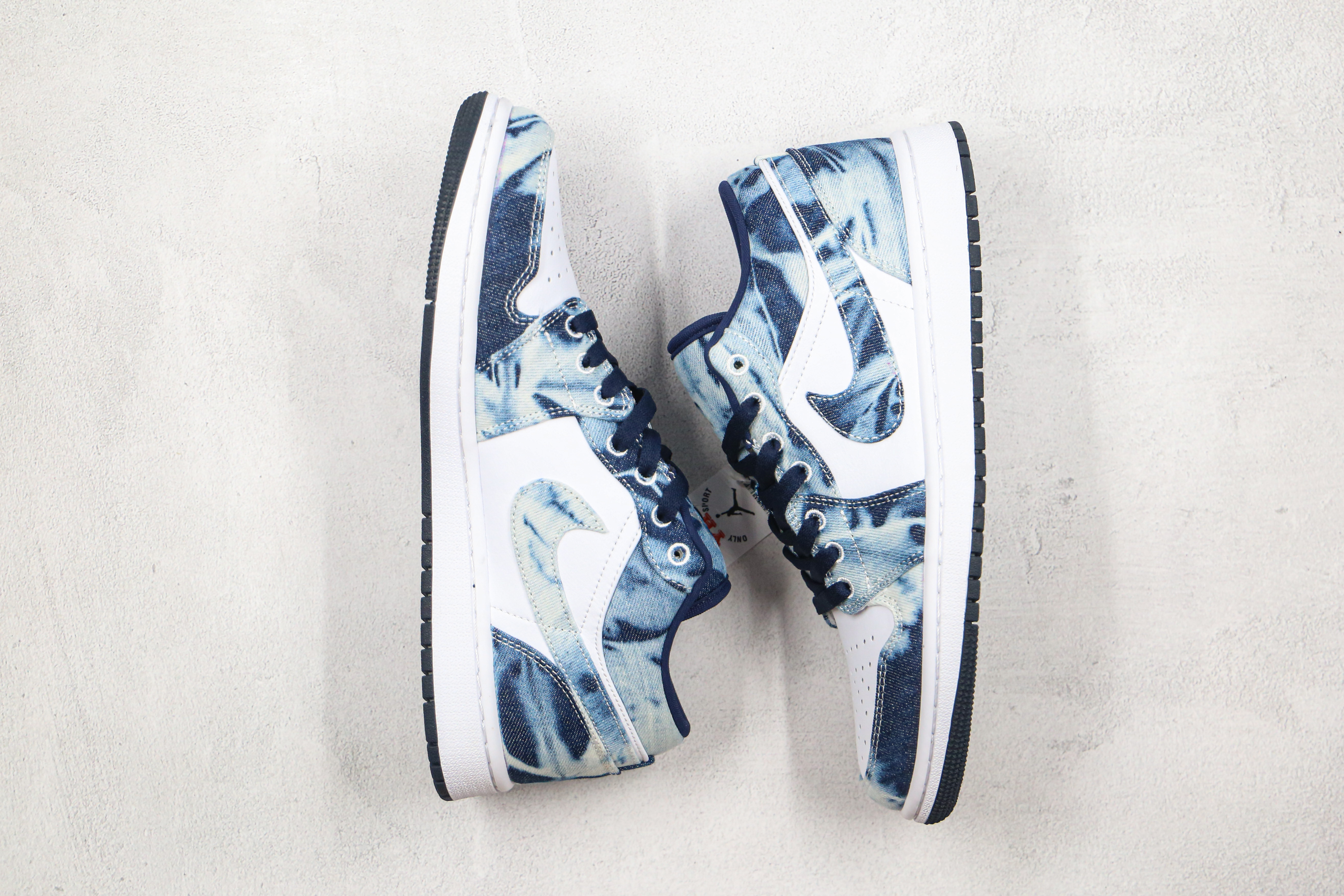 Air Jordan 1 Low“Washed Denim”