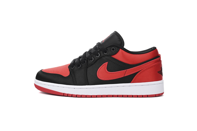 Air Jordan 1 "Satin Bred"