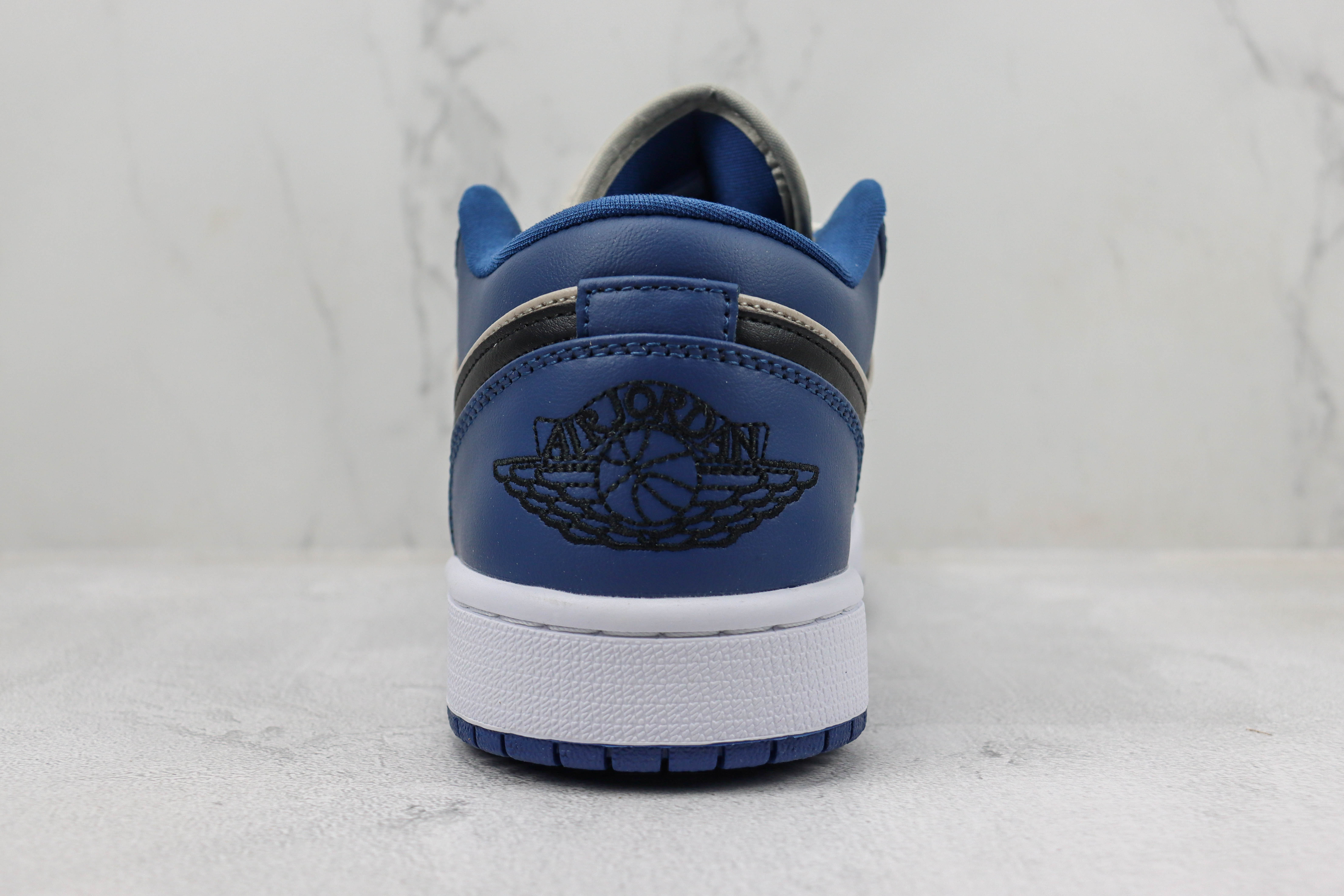 Air Jordan 1 Low "Georgetown"