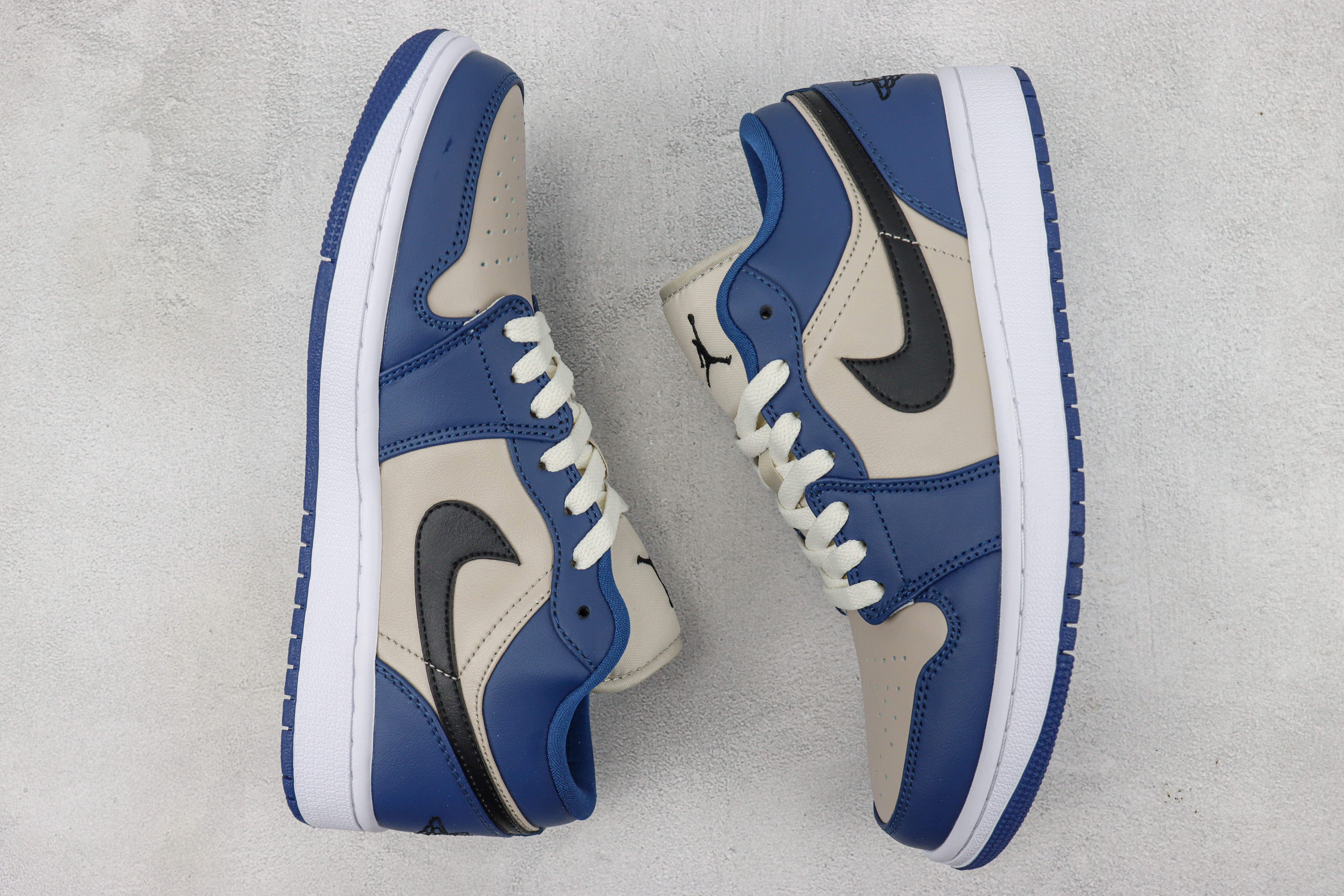 Air Jordan 1 Low "Georgetown"