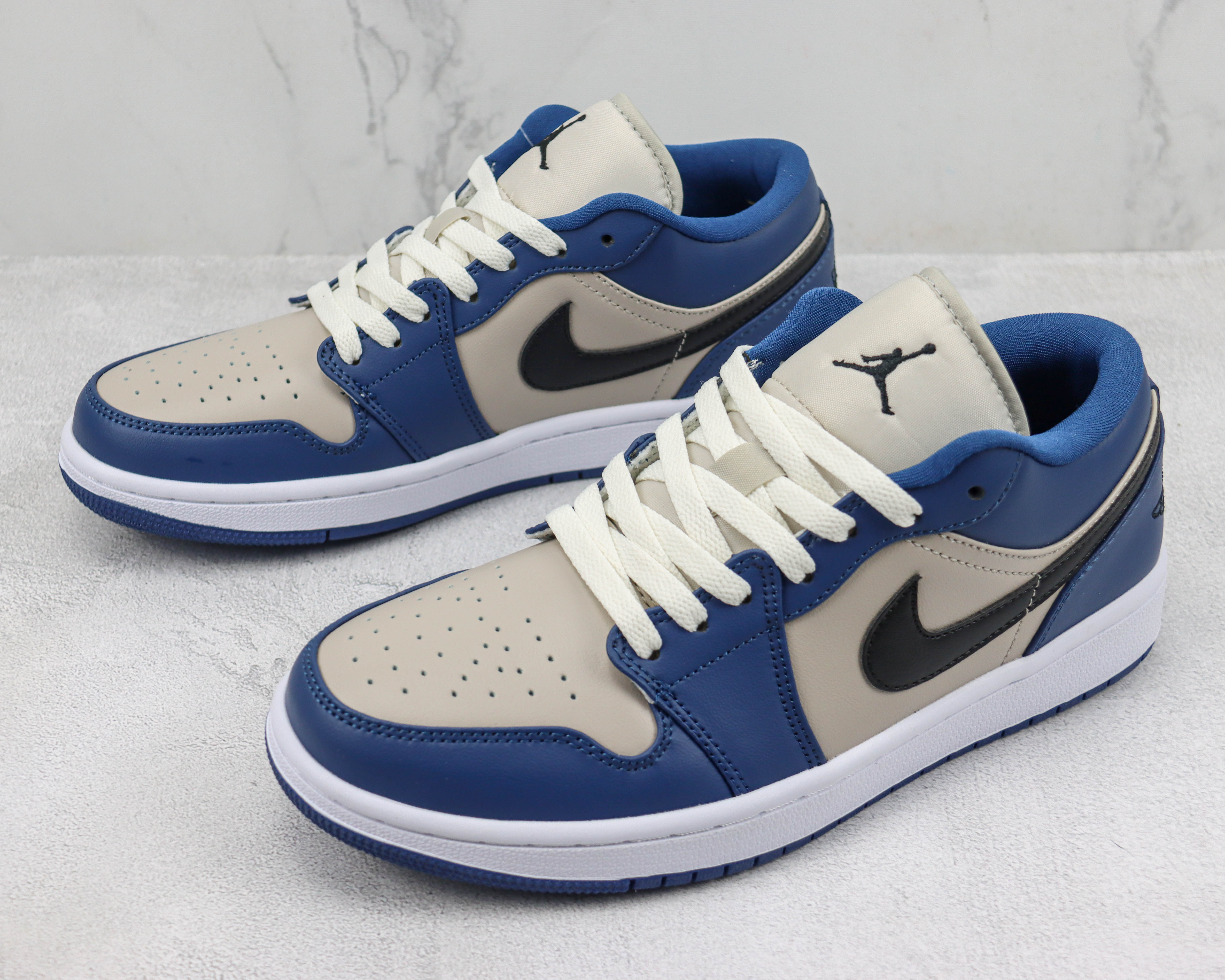 Air Jordan 1 Low "Georgetown"