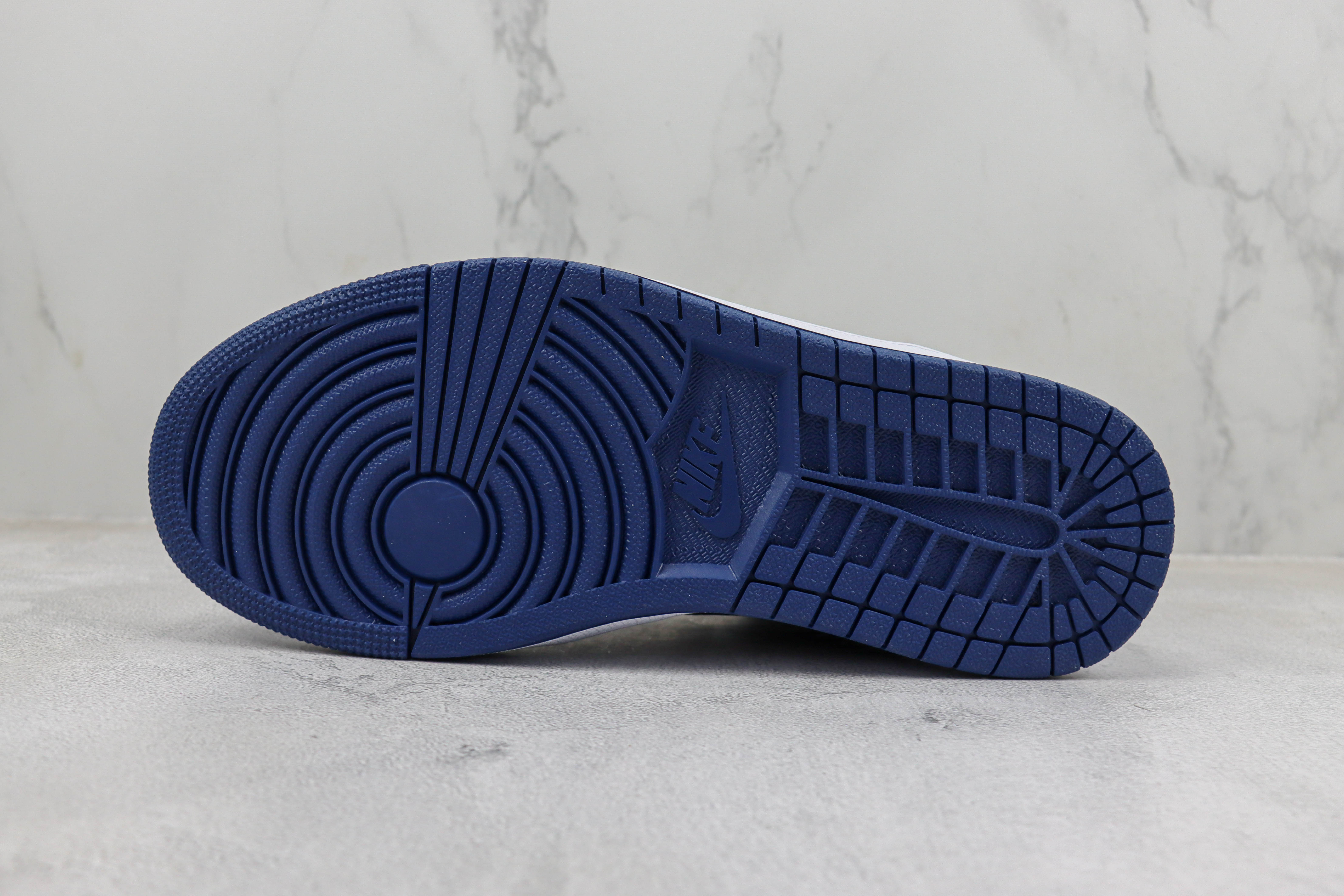 Air Jordan 1 Low "Georgetown"