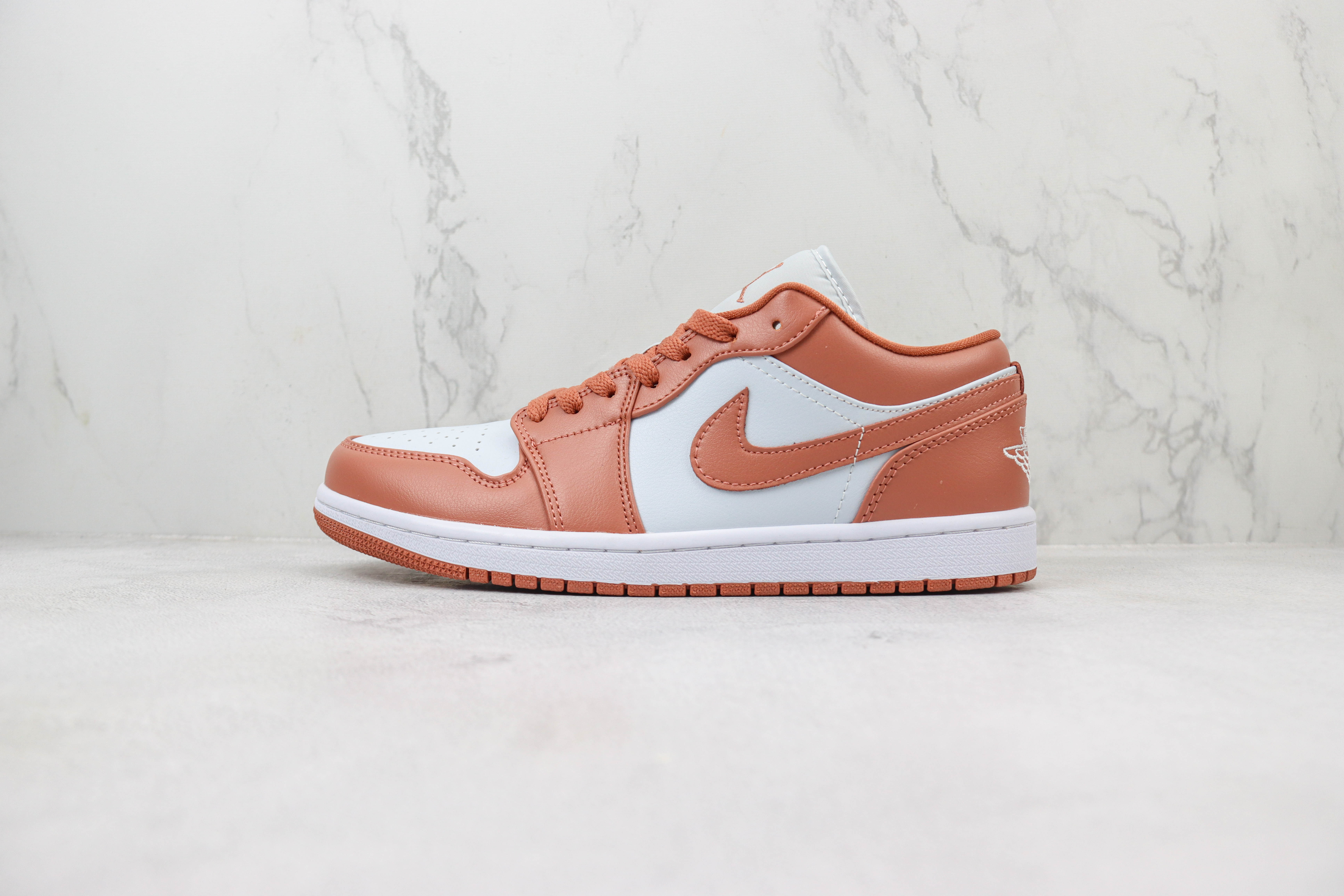 Air Jordan 1 Low "Rose Saumon"