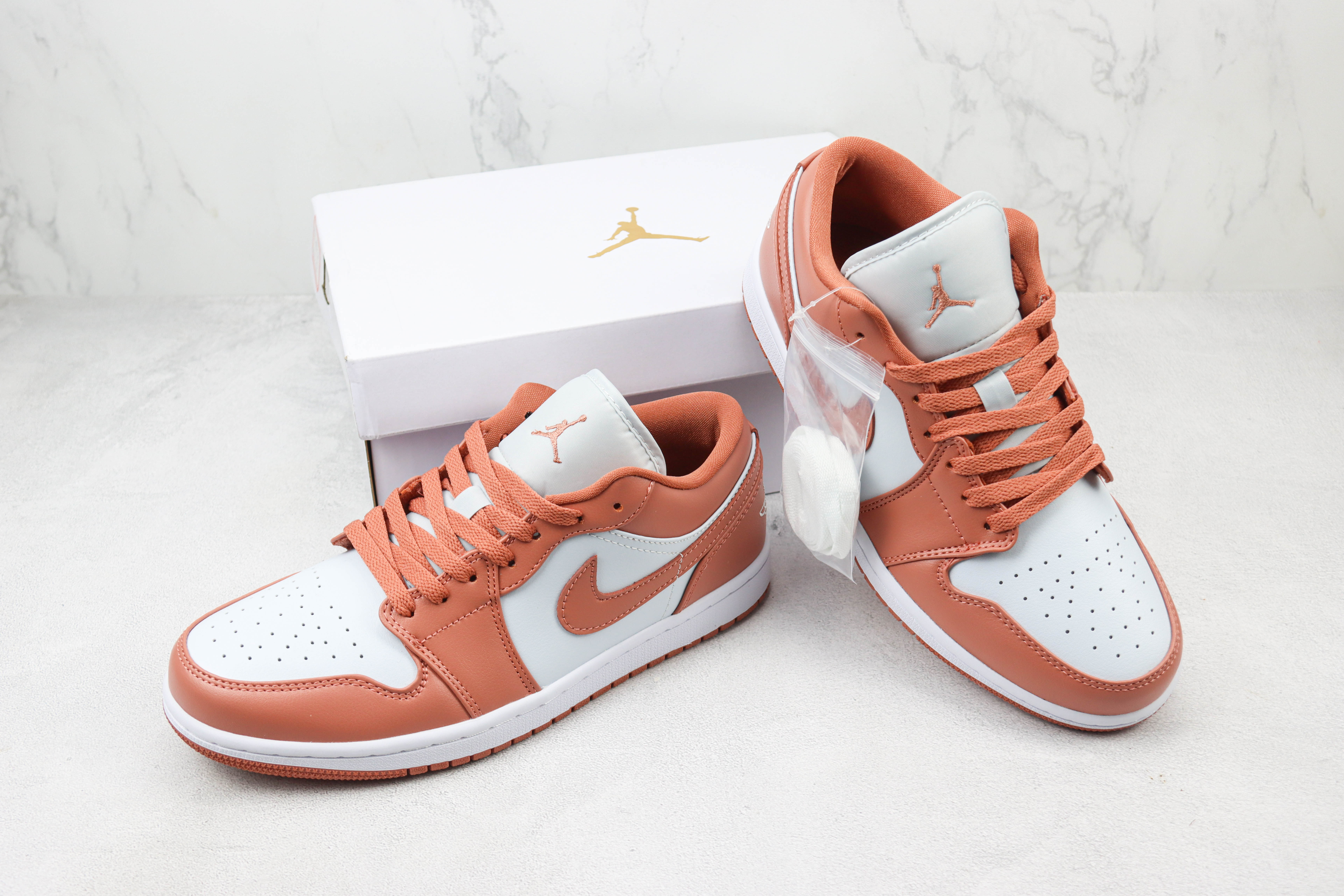 Air Jordan 1 Low "Rose Saumon"