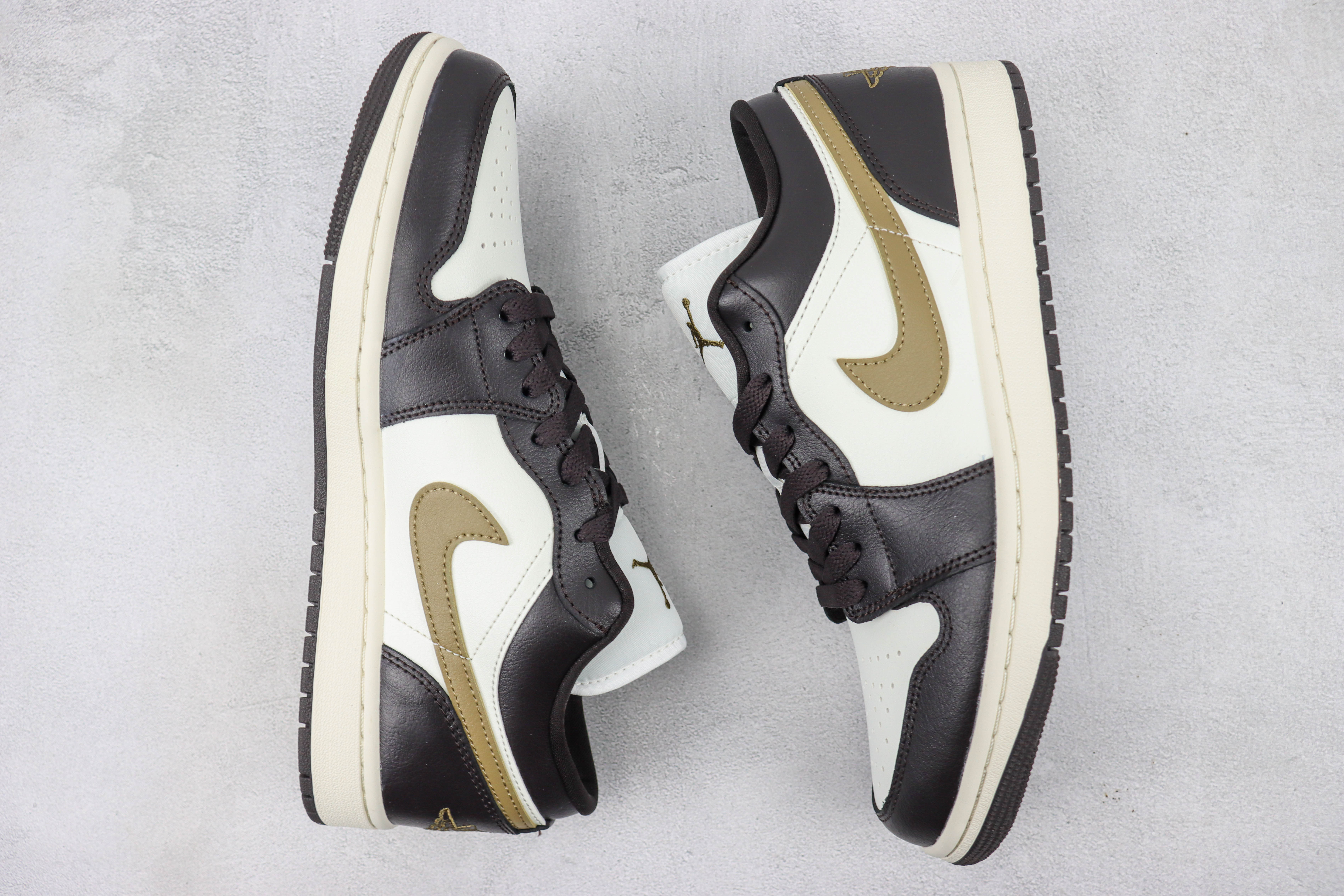 Air Jordan 1 Low Black And White Brown