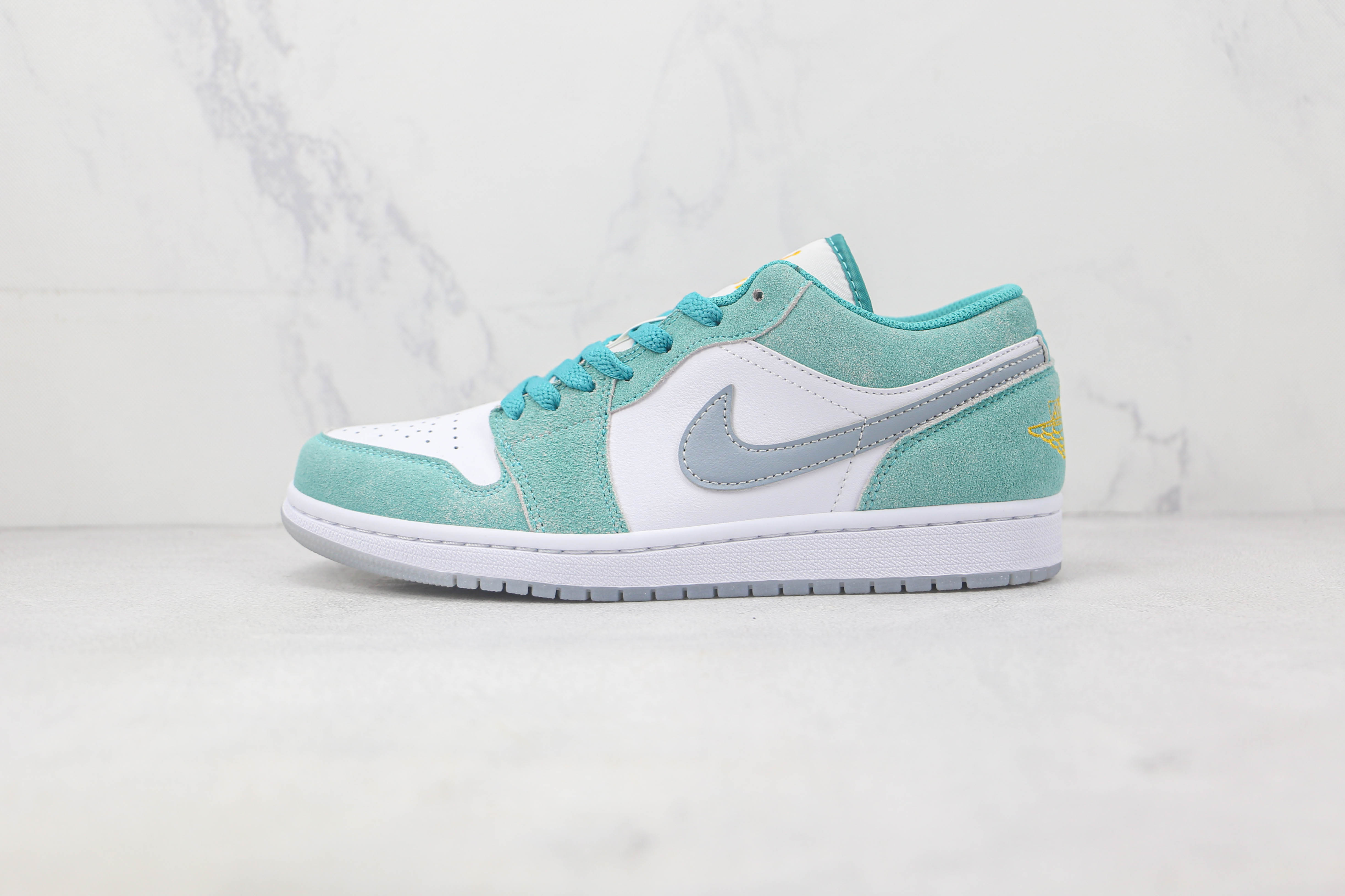 Air Jordan 1 Low Emerald