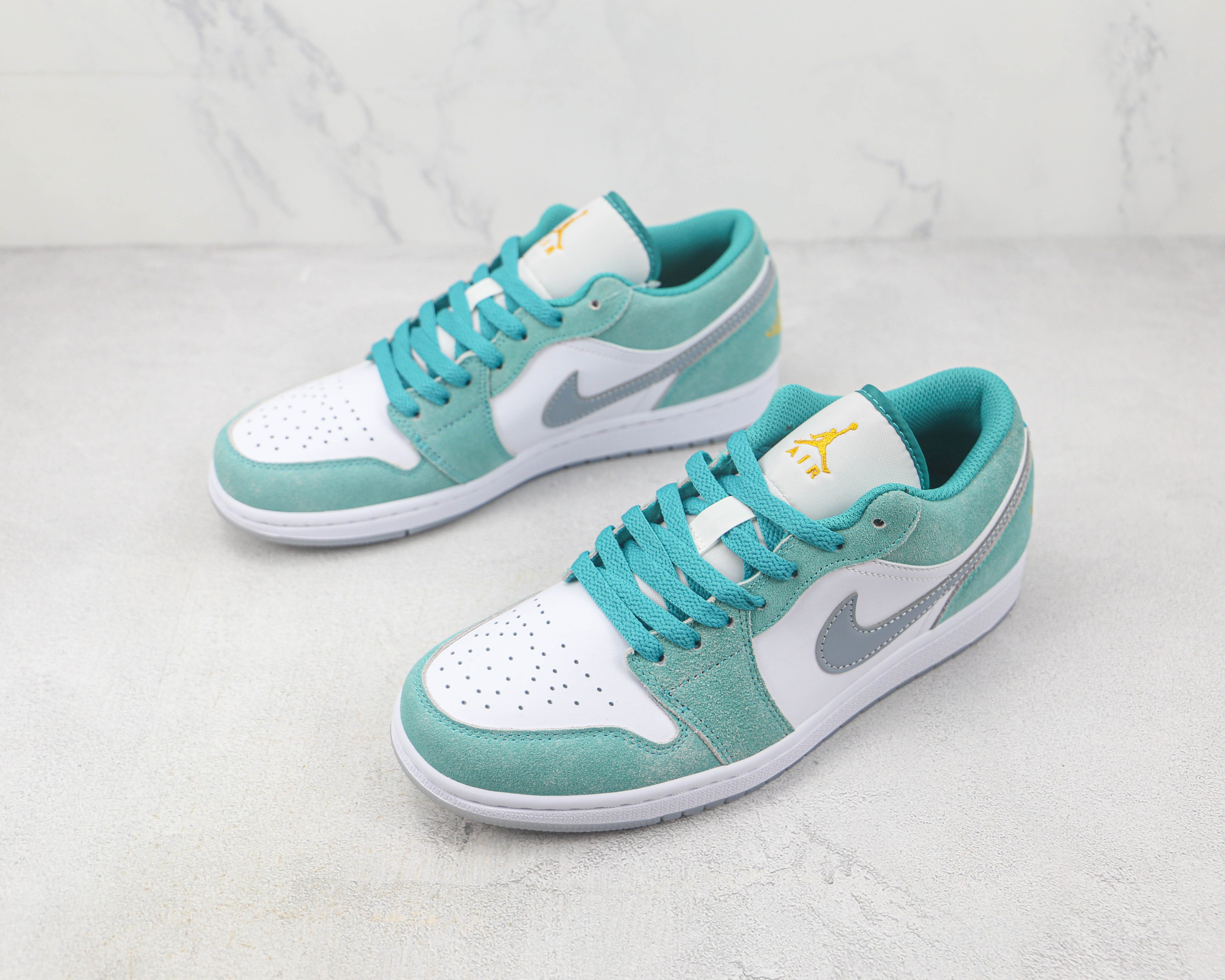 Air Jordan 1 Low Emerald