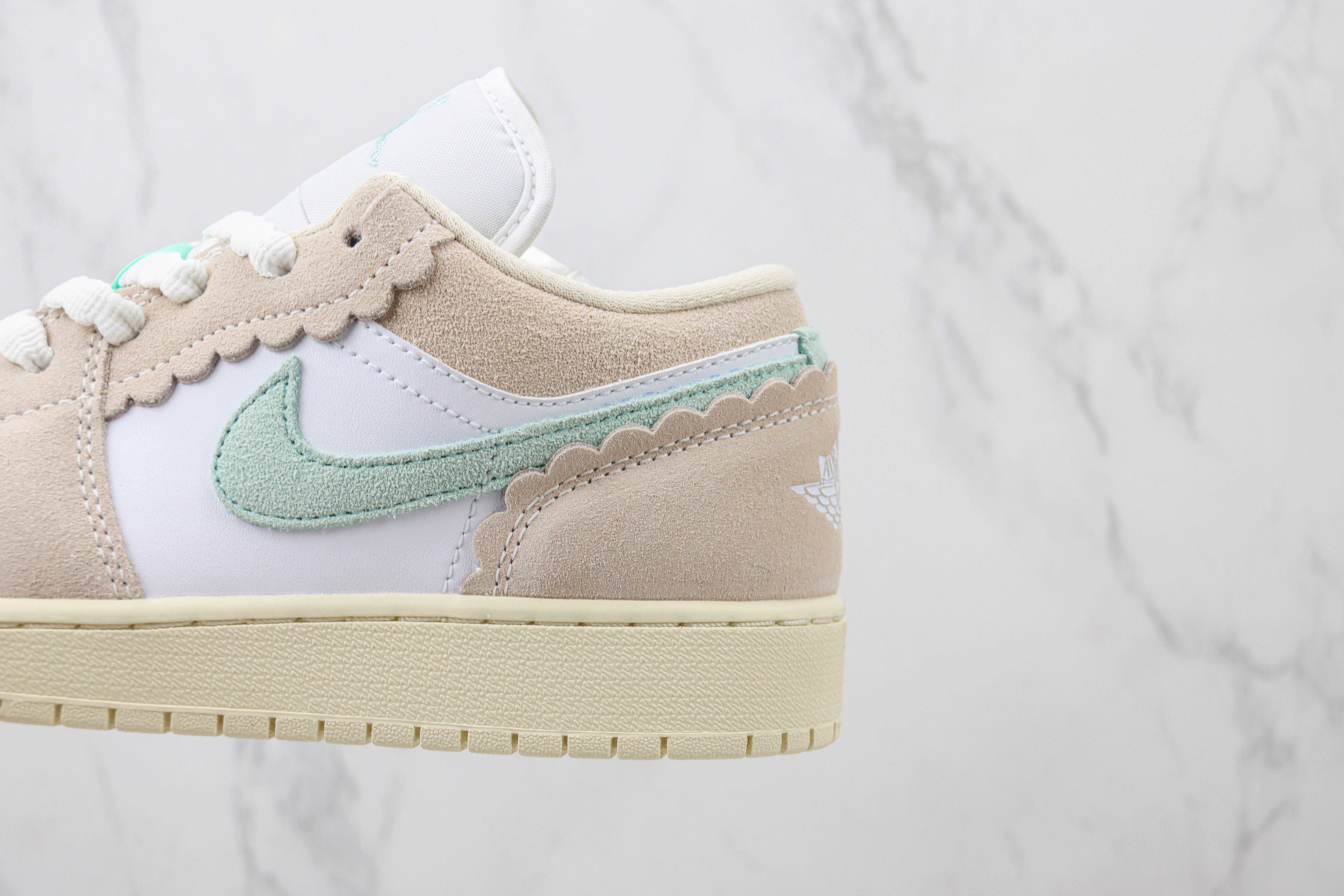 Air Jordan 1 Low GS Pink