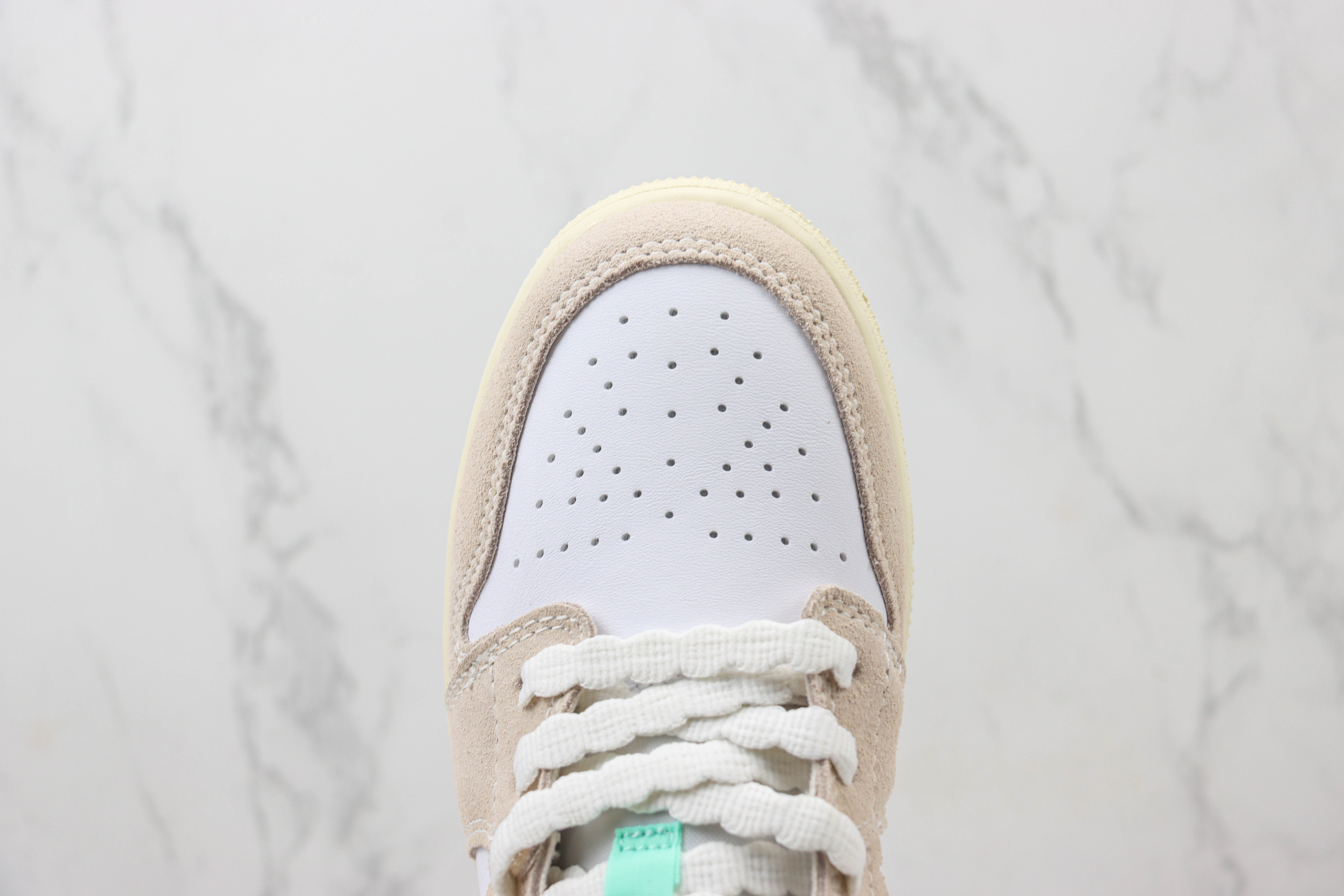 Air Jordan 1 Low GS Pink