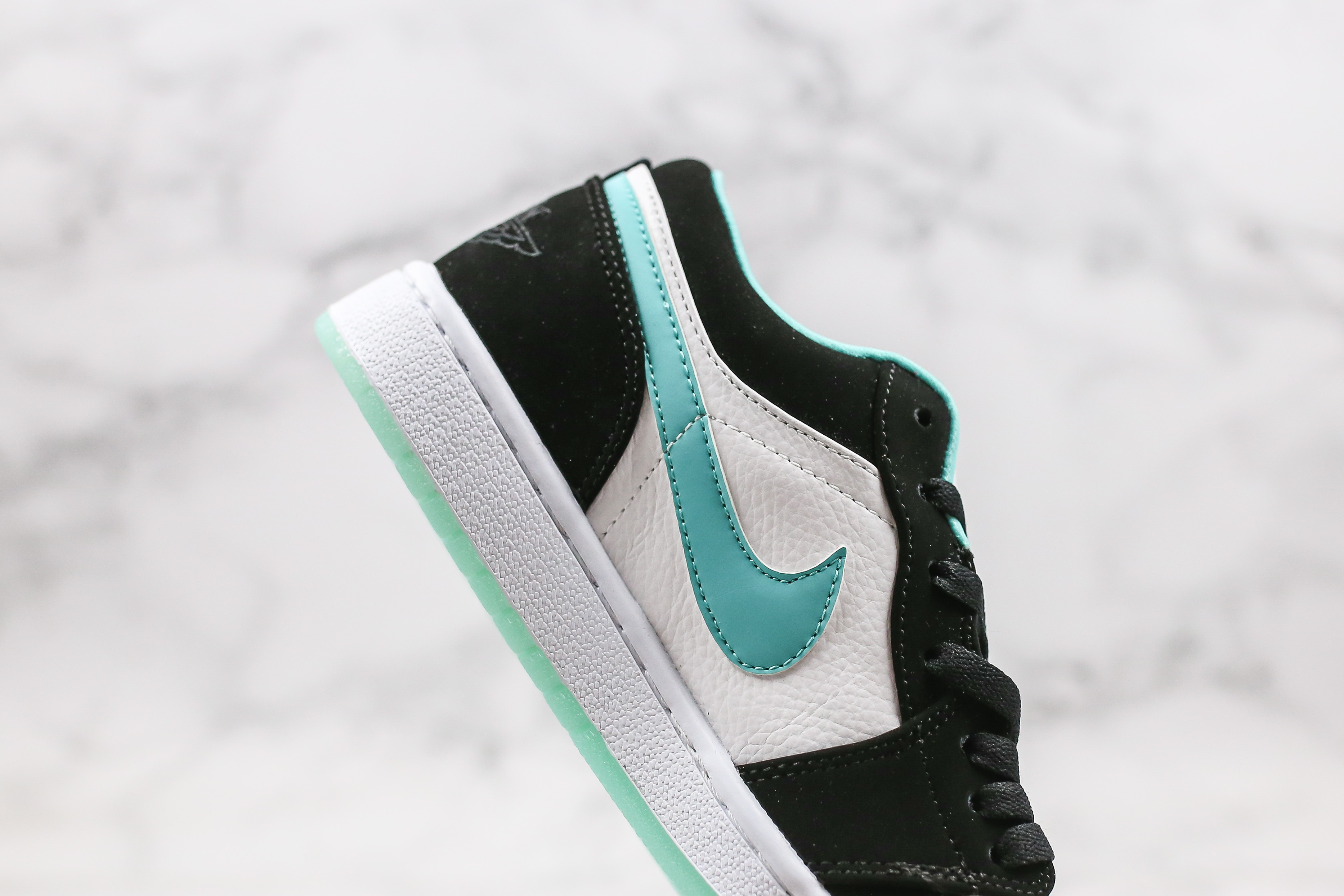 Air Jordan 1 Low“Island Green”