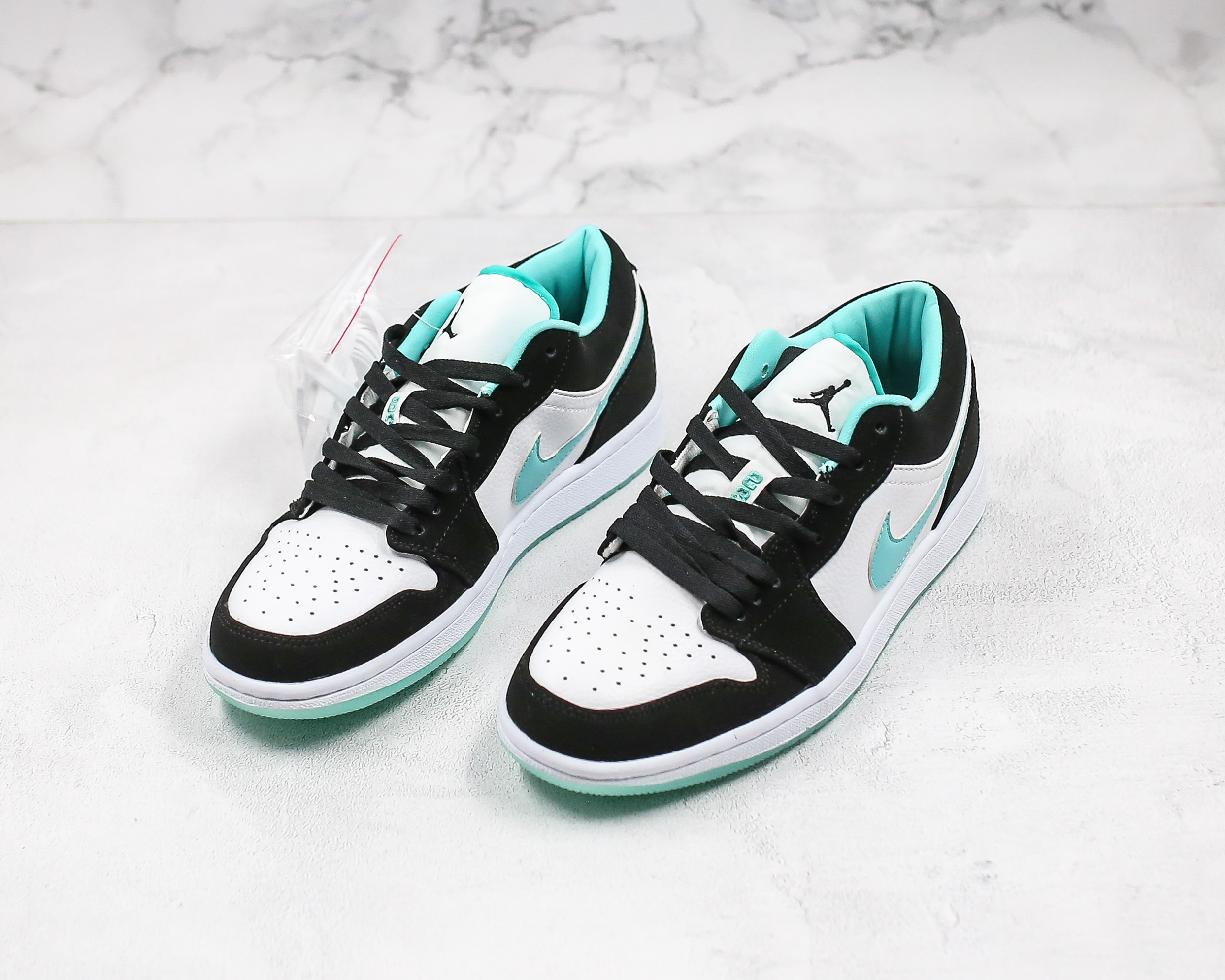 Air Jordan 1 Low“Island Green”