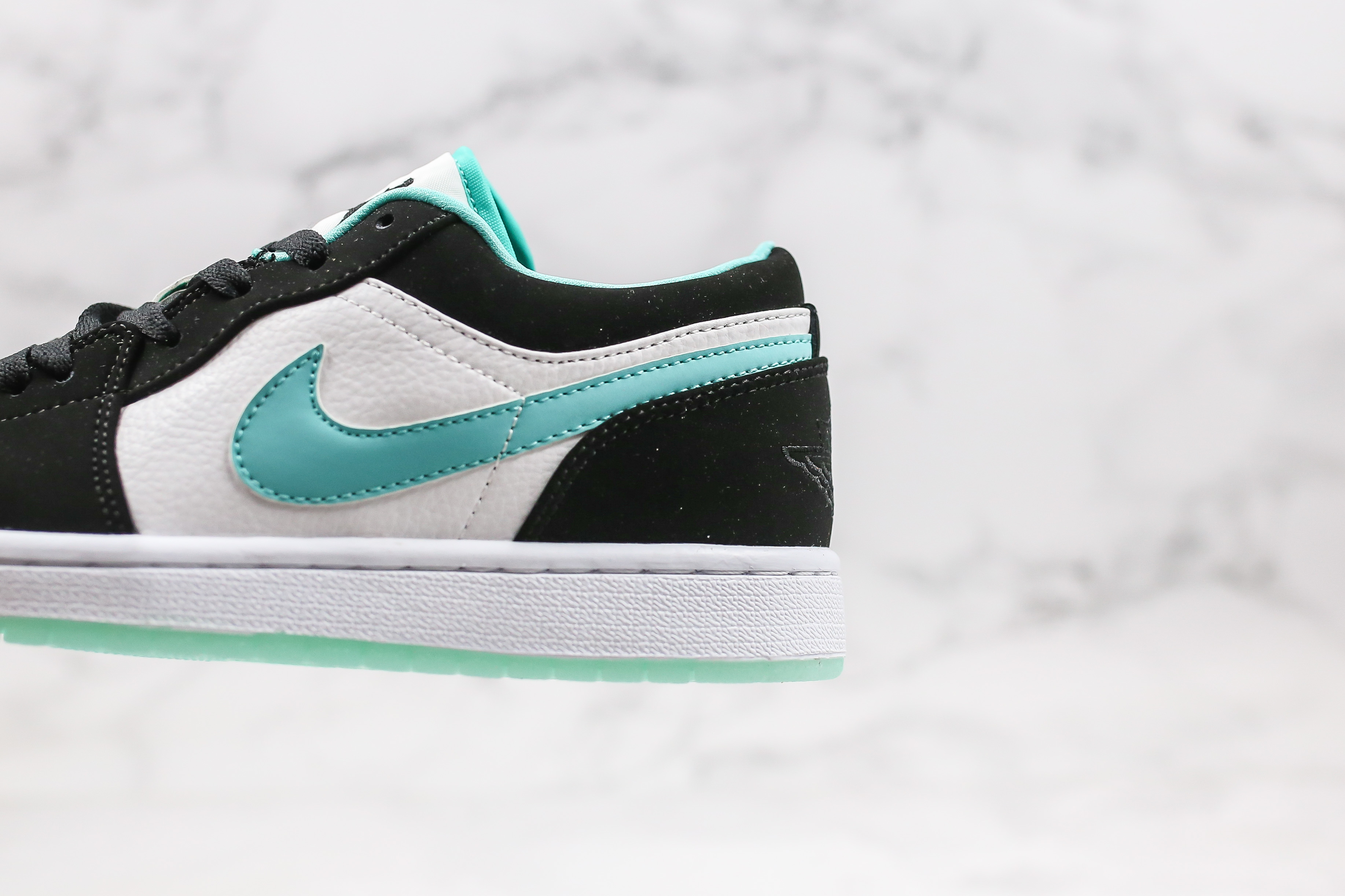 Air Jordan 1 Low“Island Green”