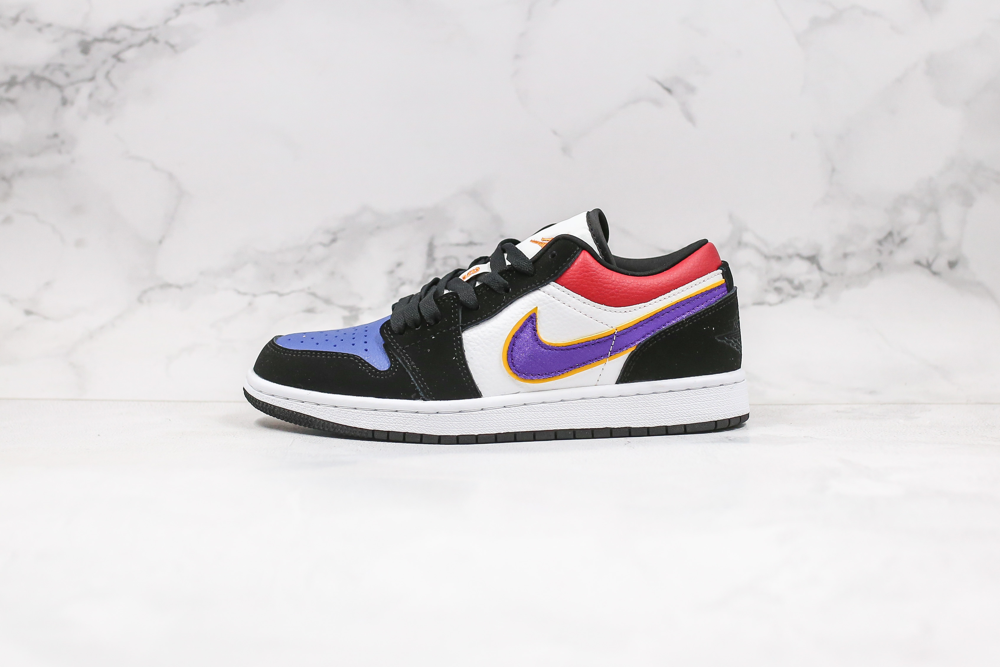 Air Jordan 1 Low Lakers Top 3