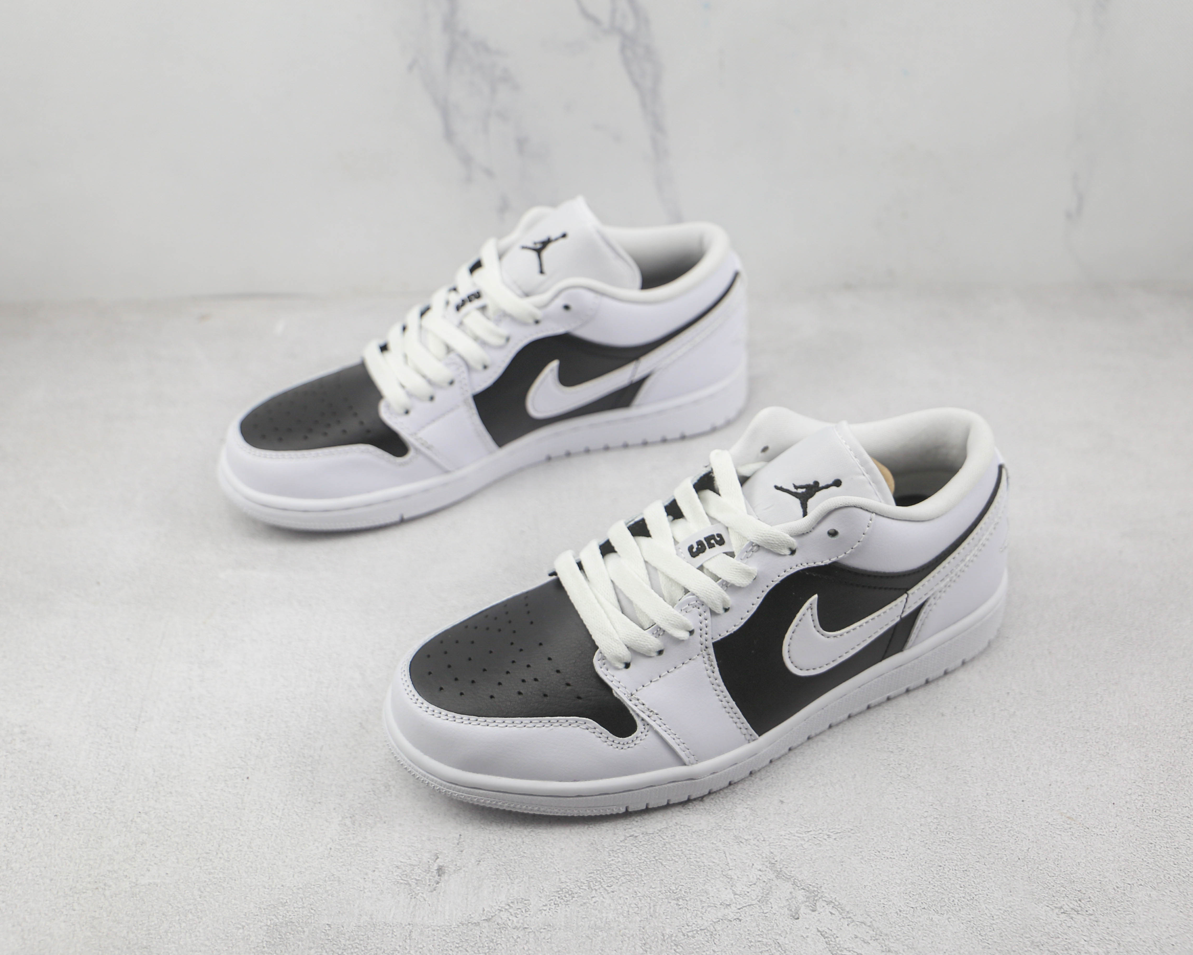 Air Jordan 1 Low Panda