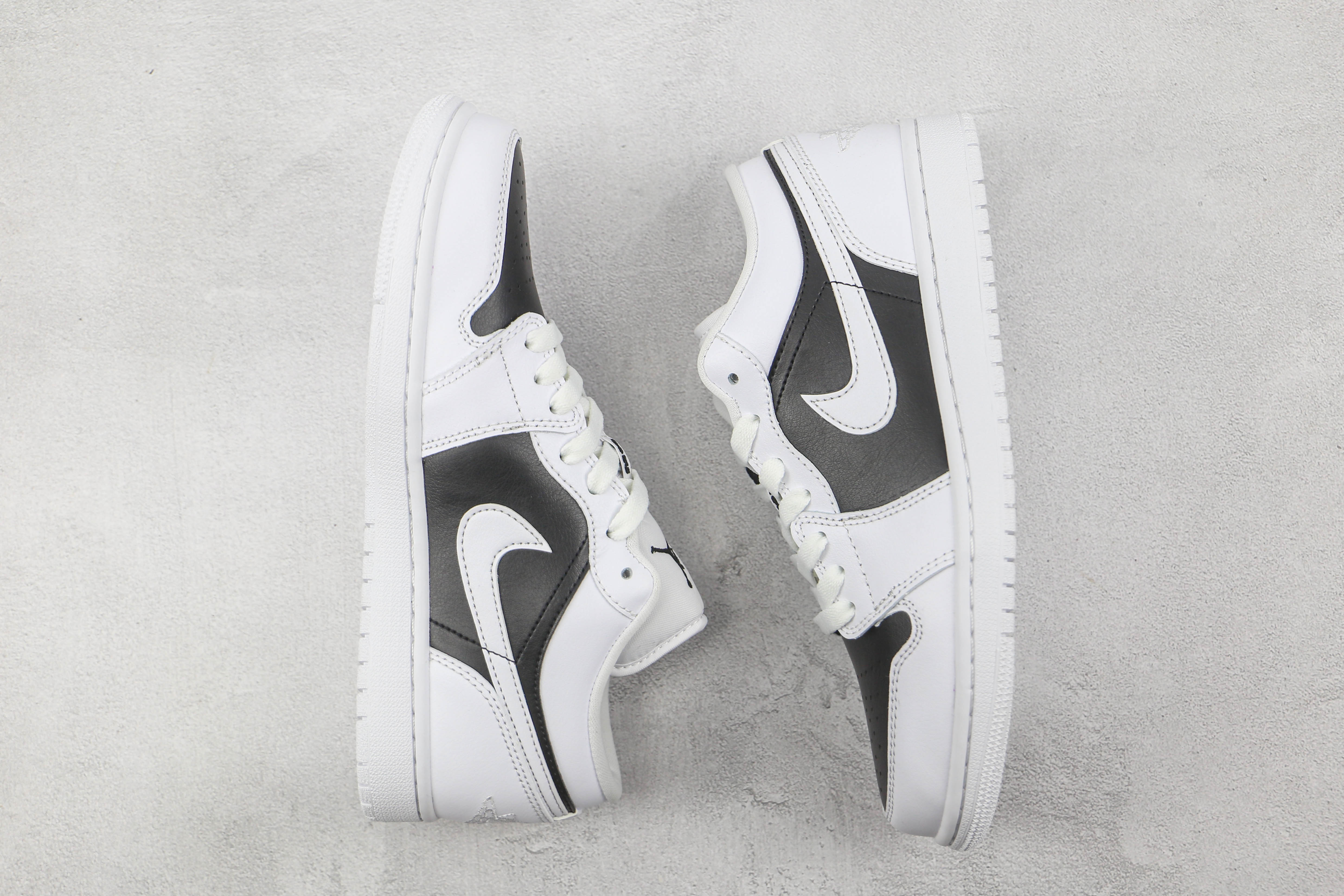 Air Jordan 1 Low Panda