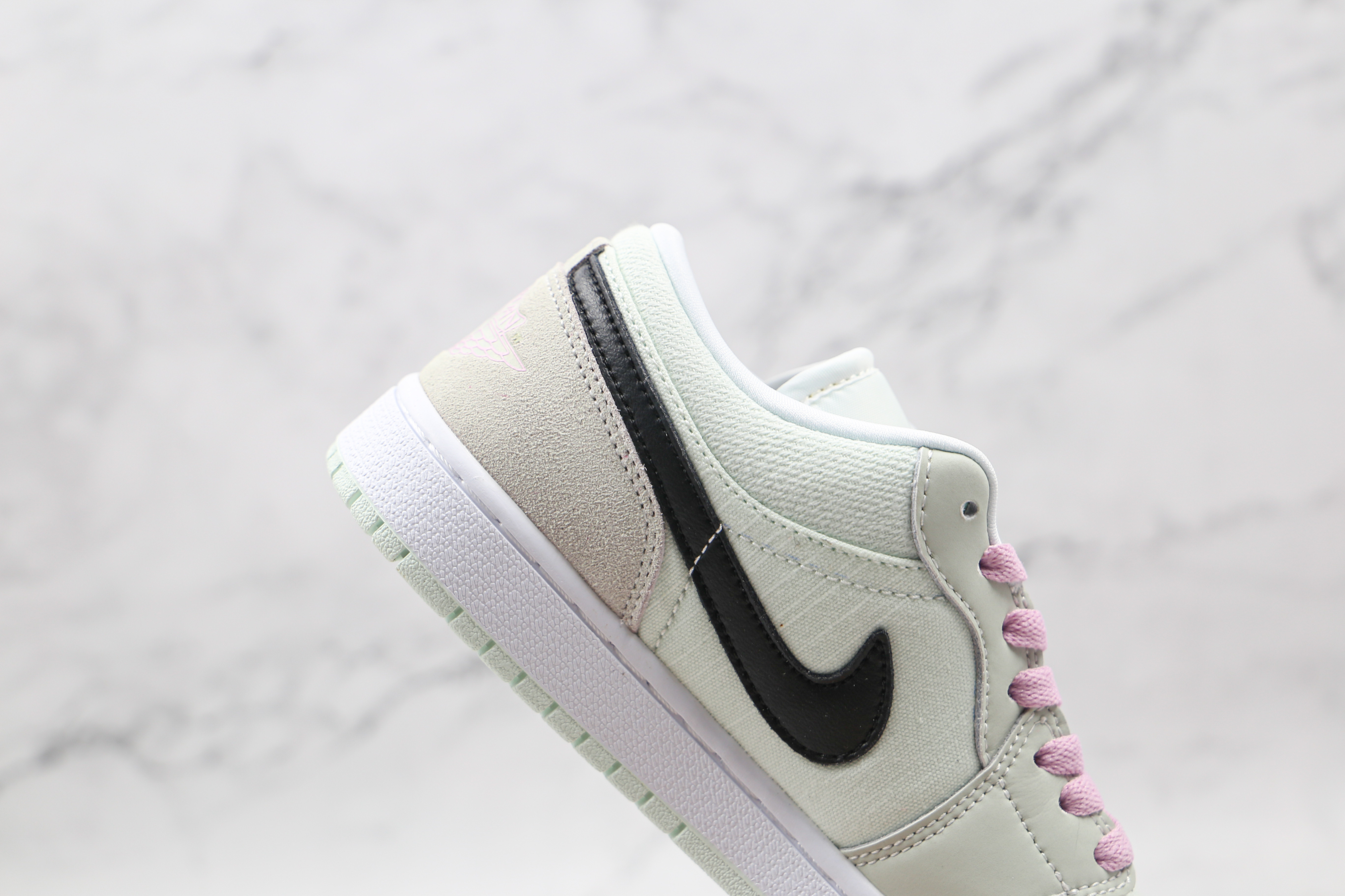 Air Jordan 1 Low SE “Barely Green”