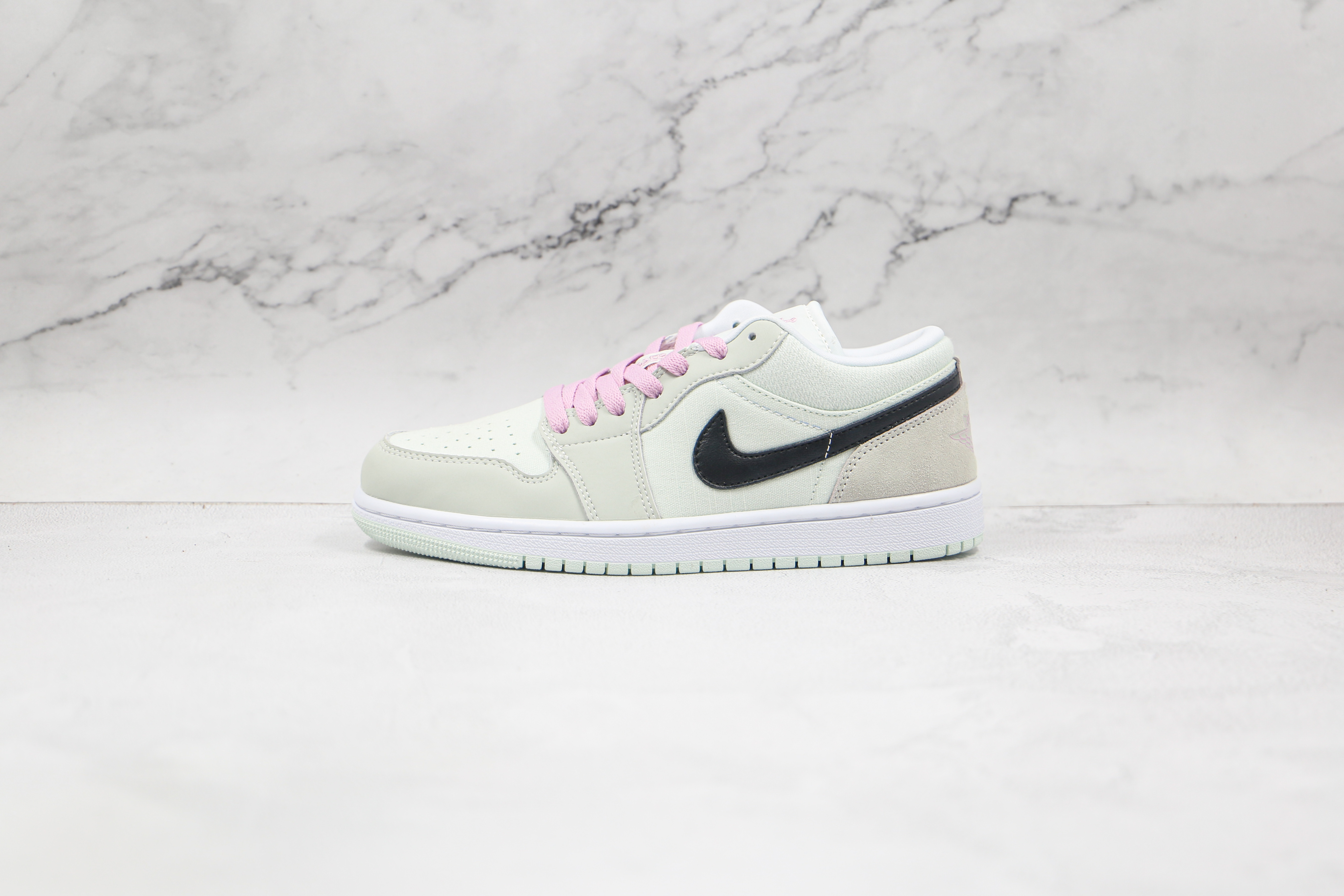 Air Jordan 1 Low SE “Barely Green”