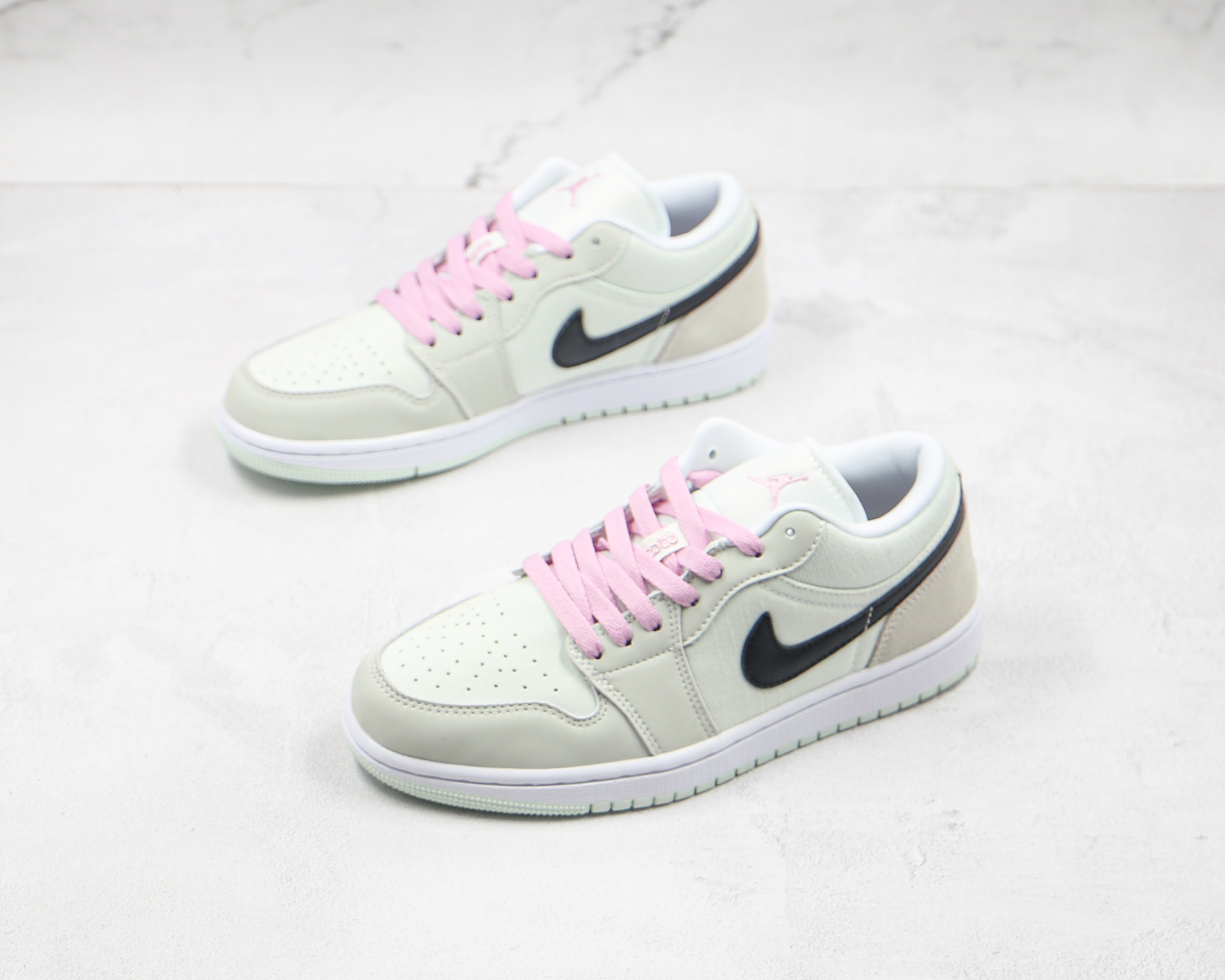 Air Jordan 1 Low SE “Barely Green”