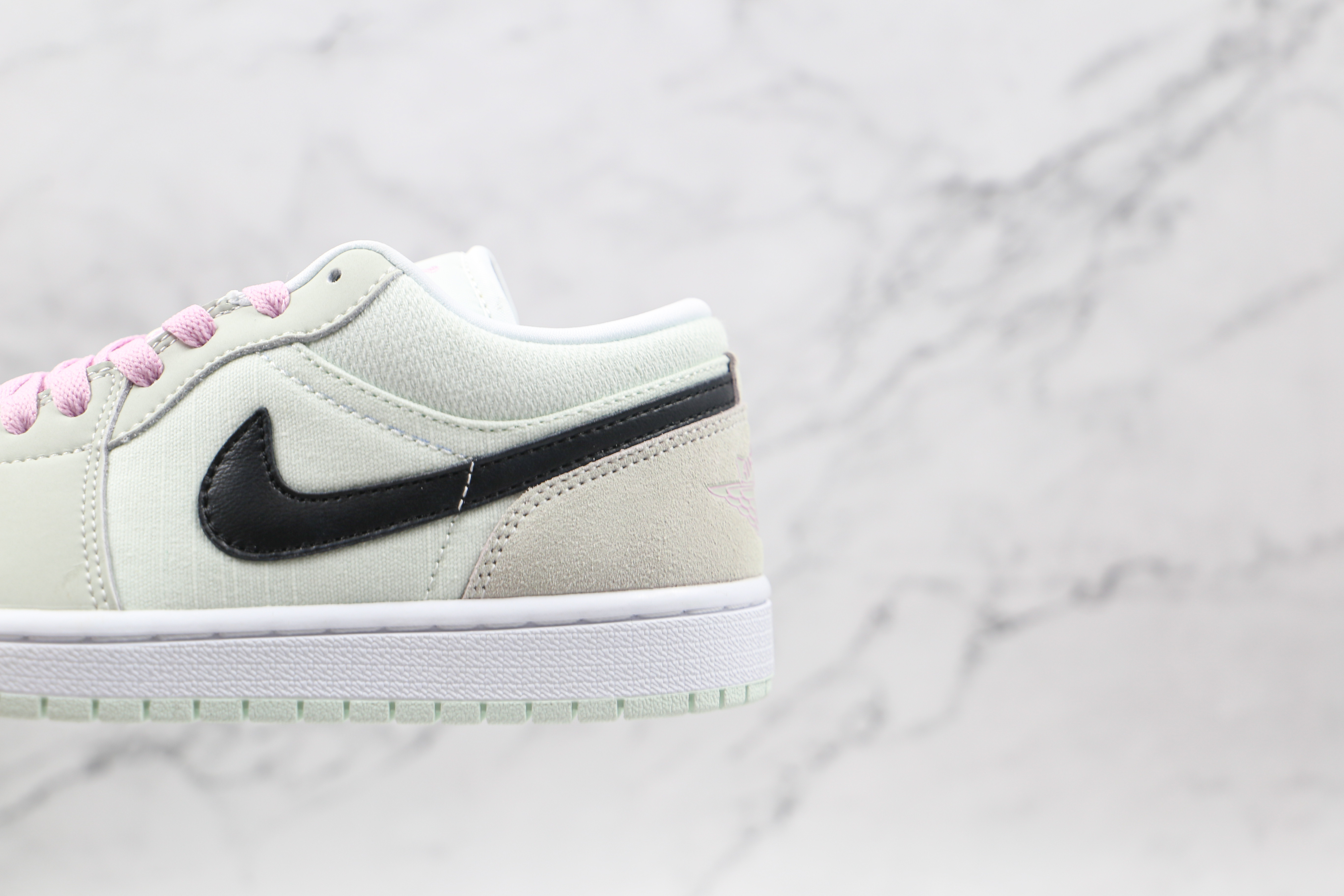 Air Jordan 1 Low SE “Barely Green”