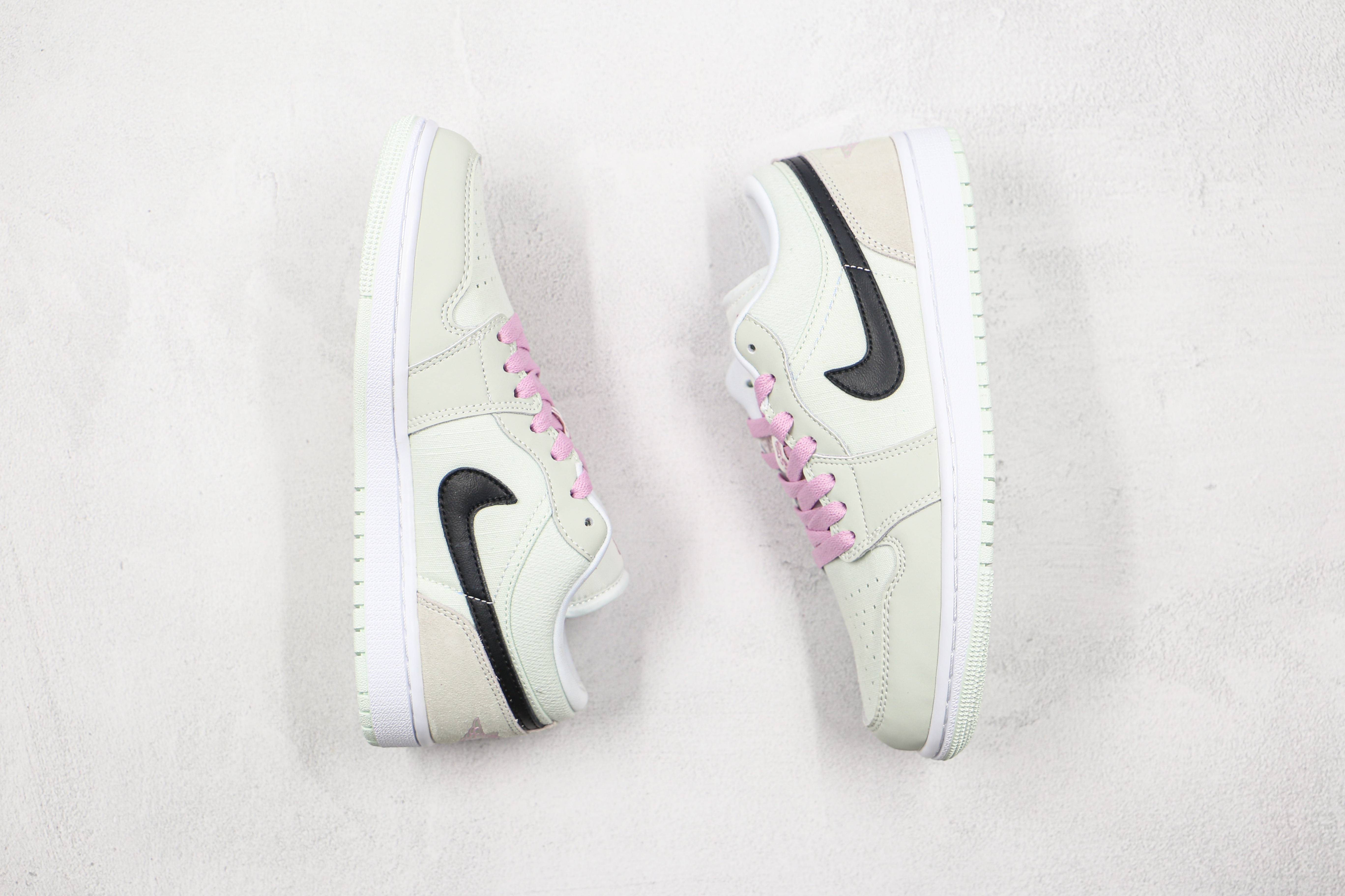 Air Jordan 1 Low SE “Barely Green”