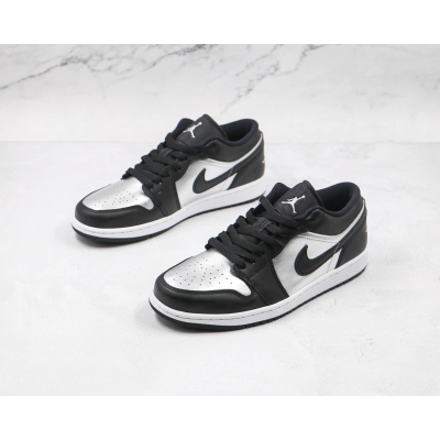 Air Jordan 1 Low SE Silver Toe 02