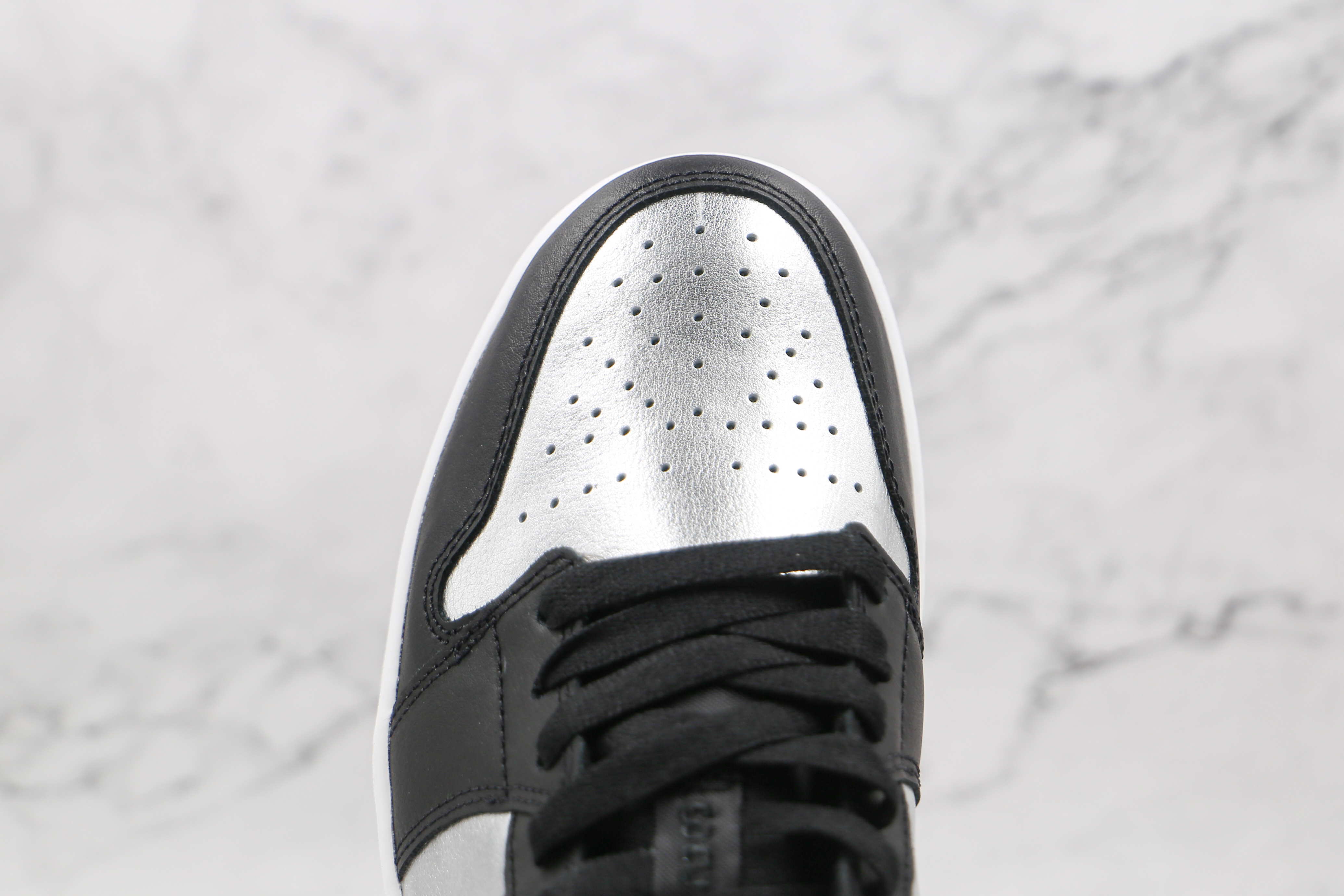 Air Jordan 1 Low SE Silver Toe