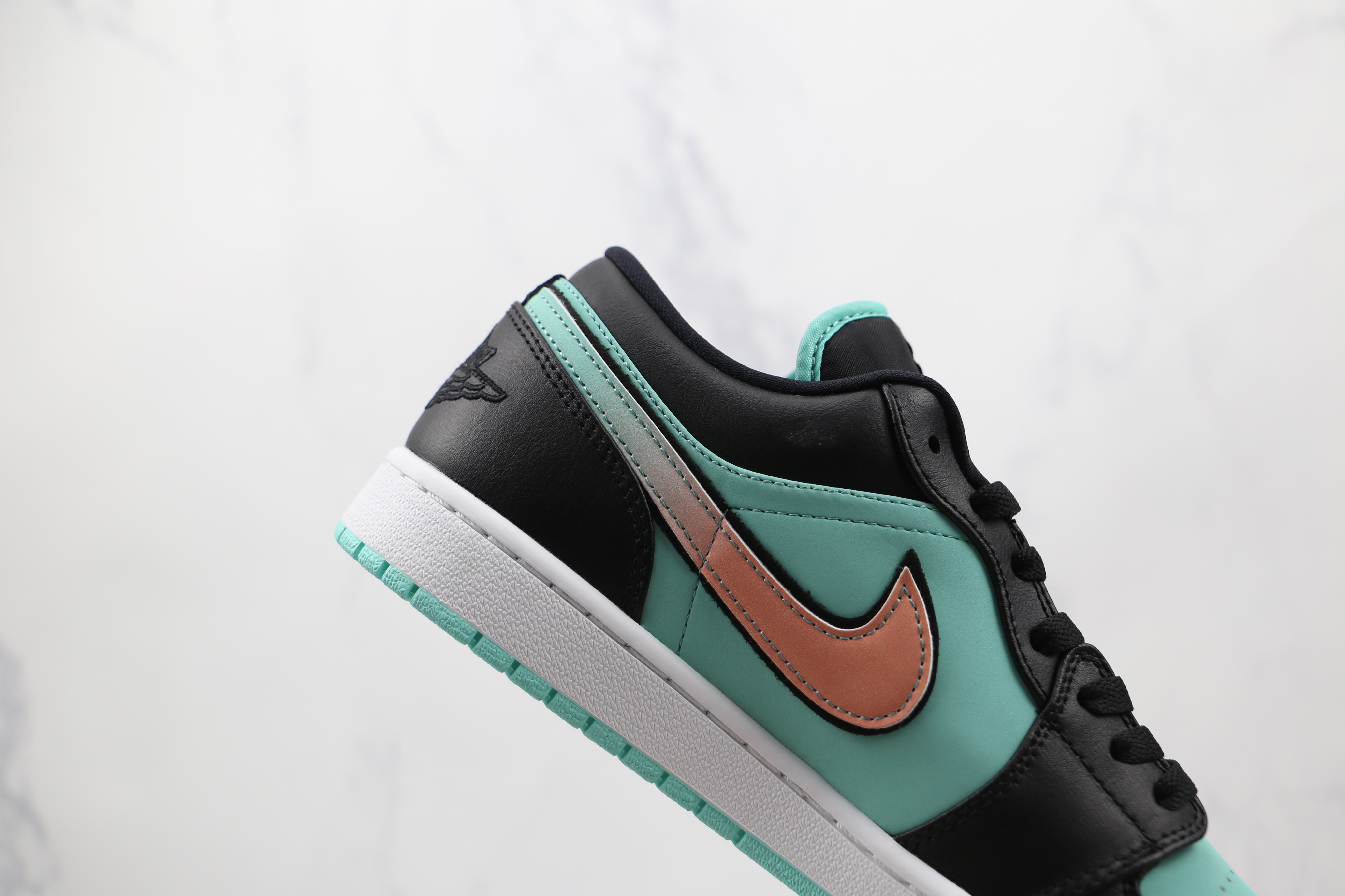 Air Jordan 1 Low SE Tropical Twist