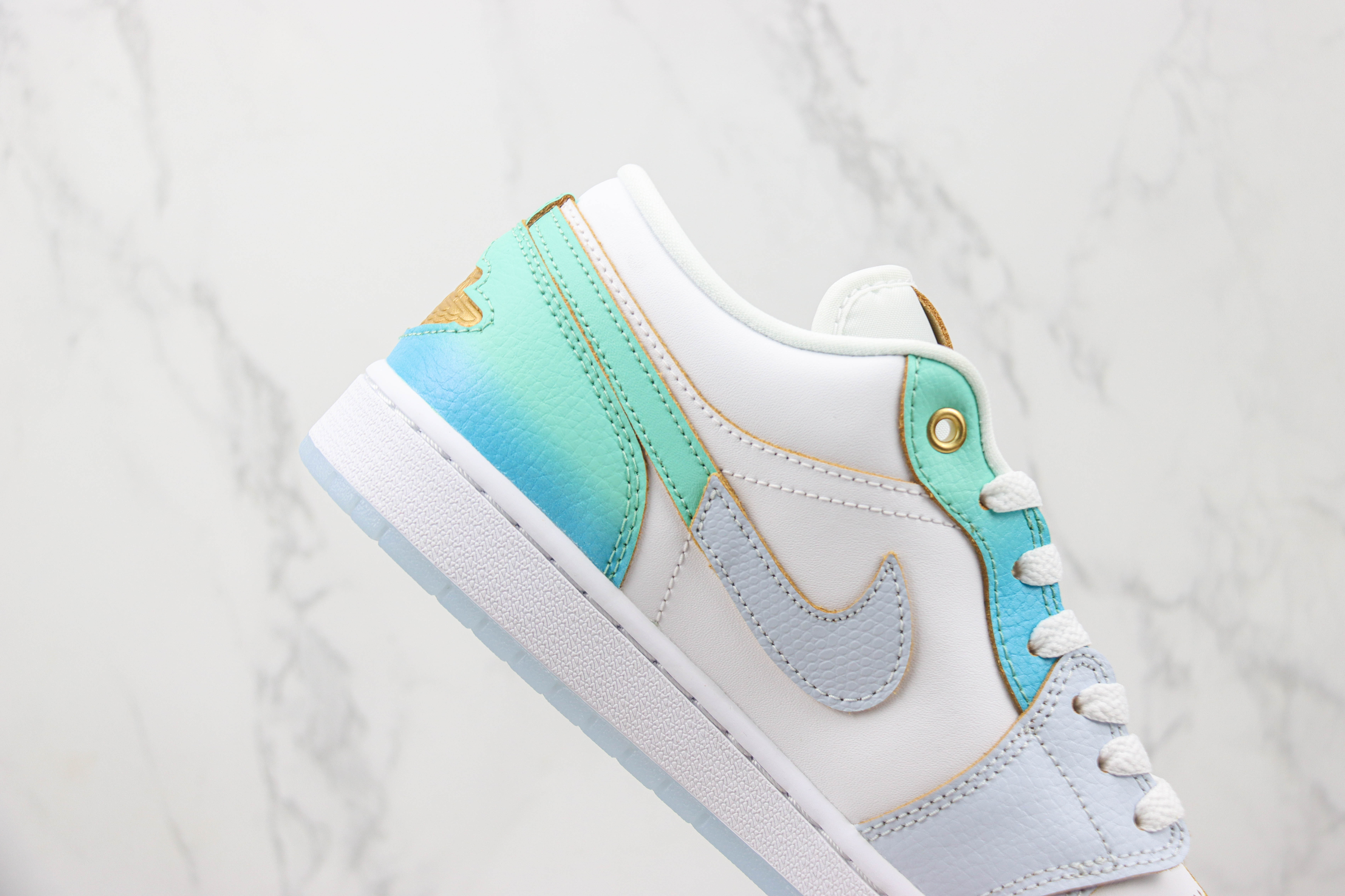 Nike Wmns Air Jordan 1 Low SE “Emerald Rise”