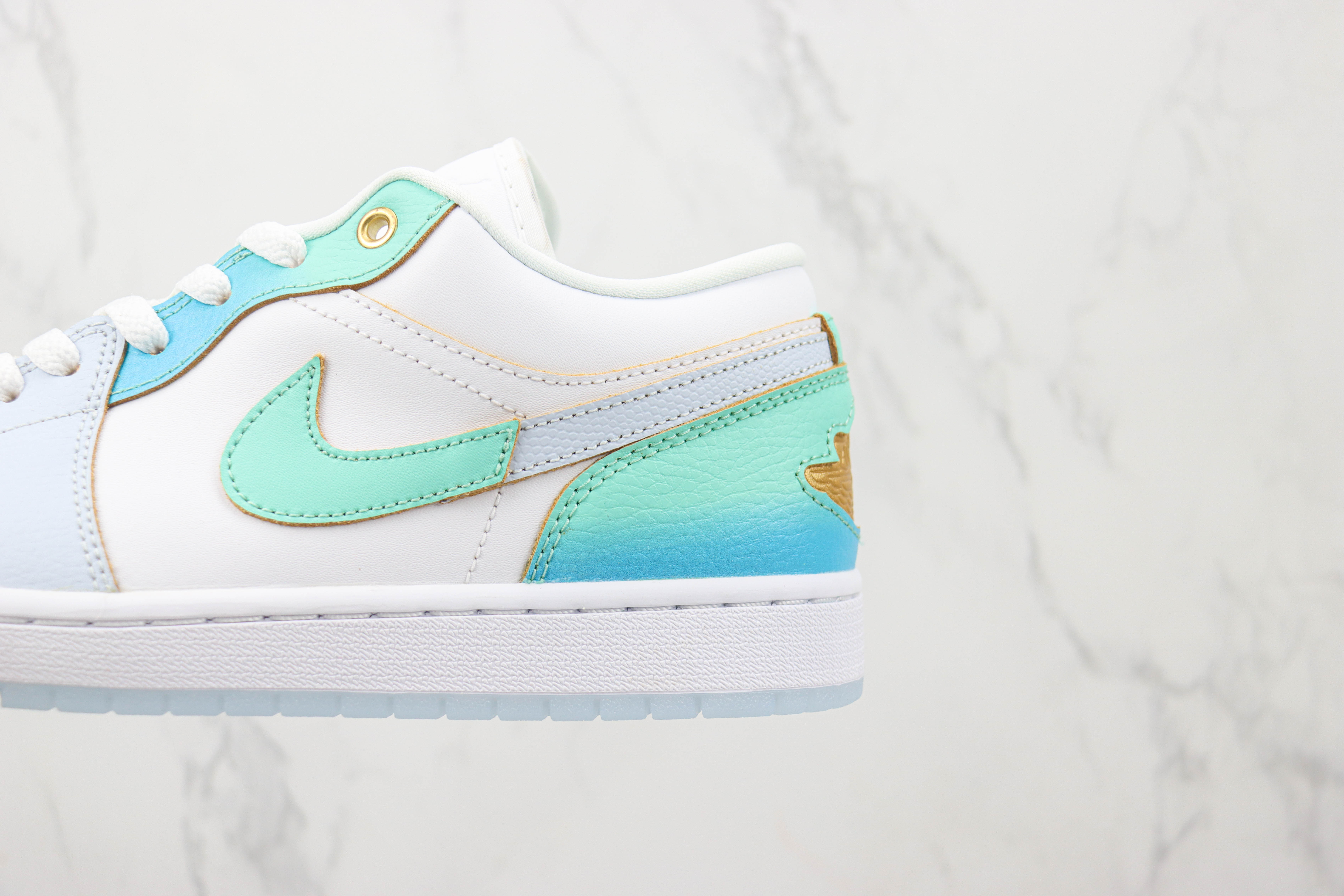 Nike Wmns Air Jordan 1 Low SE “Emerald Rise”