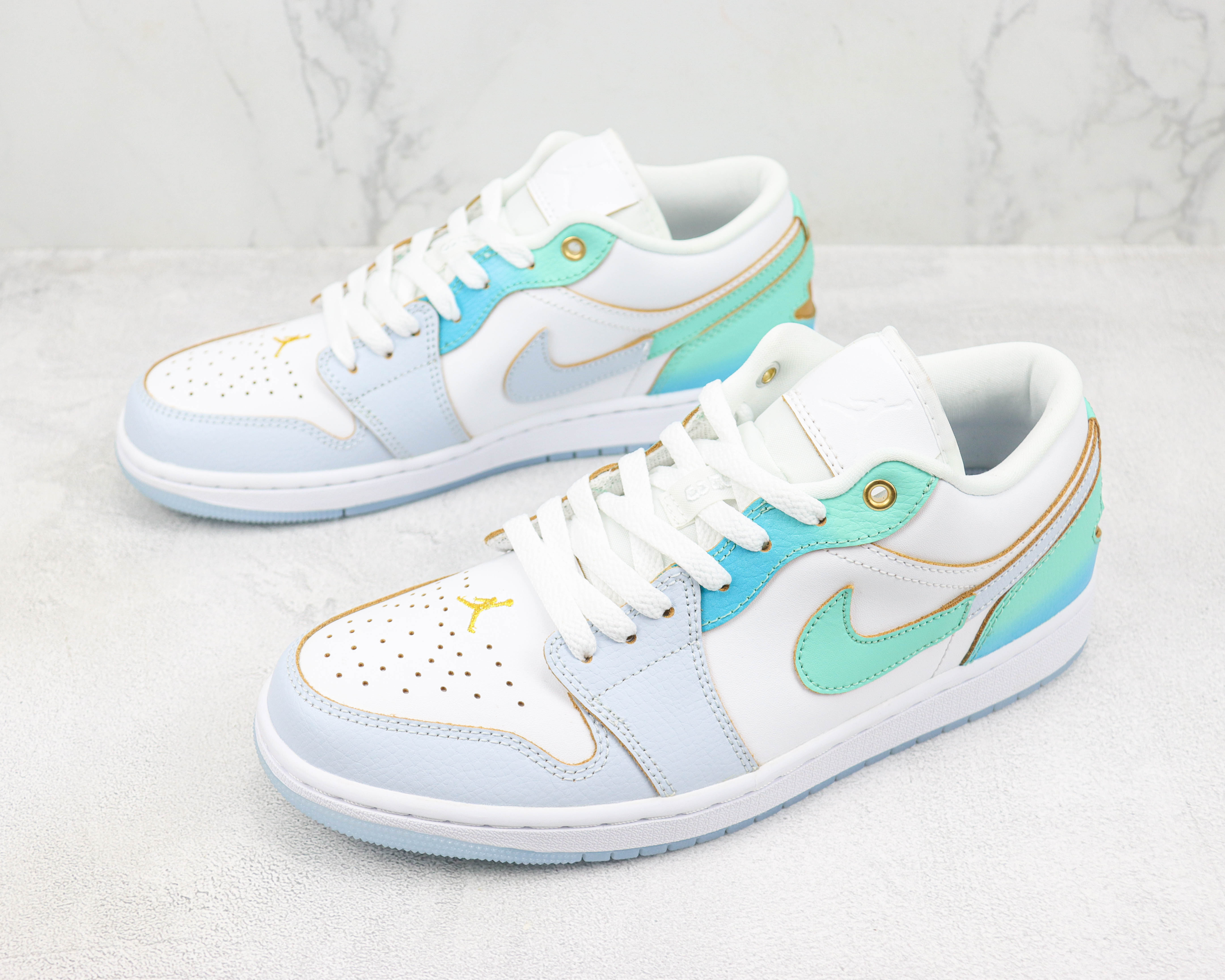 Nike Wmns Air Jordan 1 Low SE “Emerald Rise”