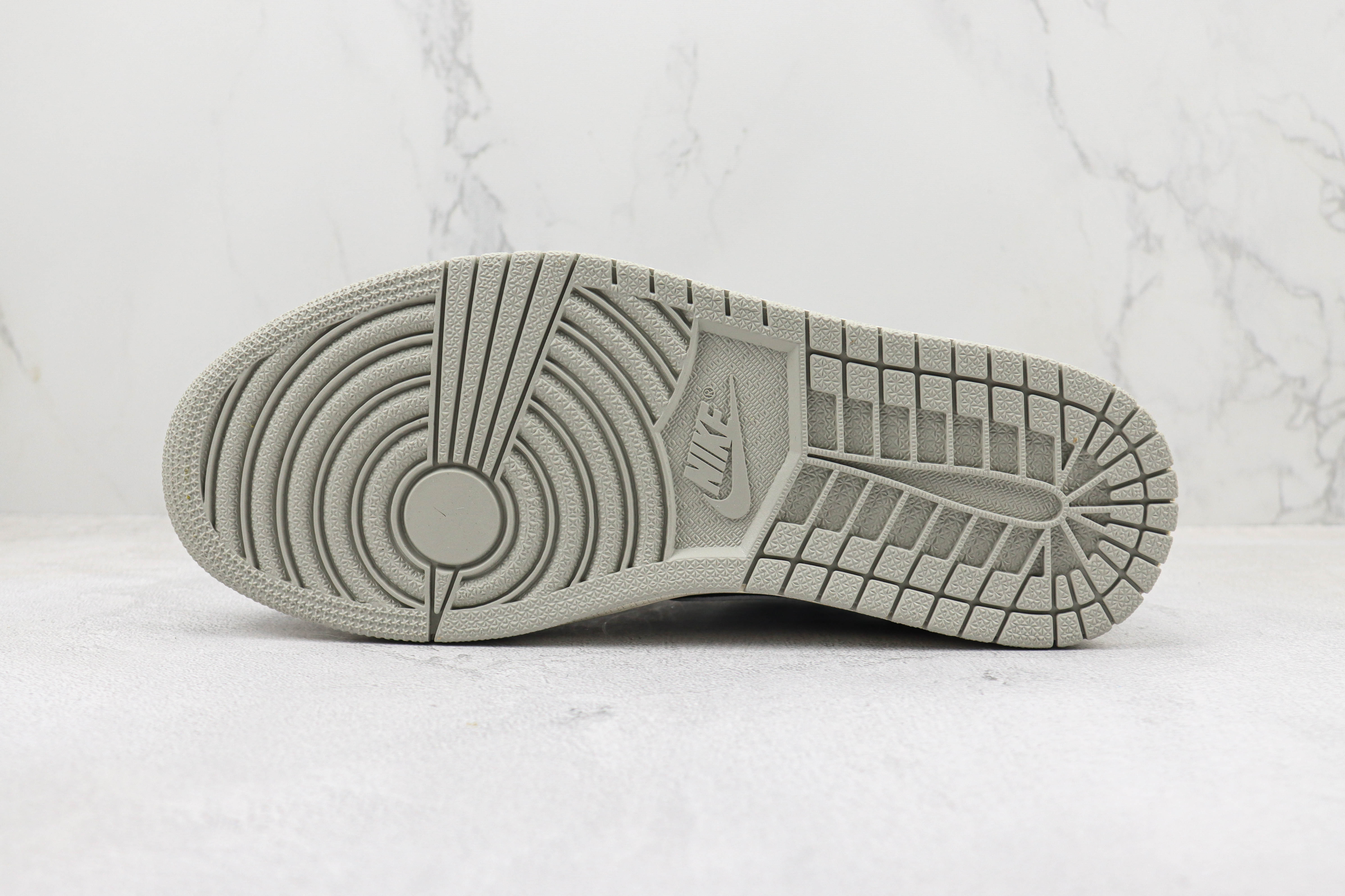 Travis Scott x Air Jordan 1 Low Black Gray Burst