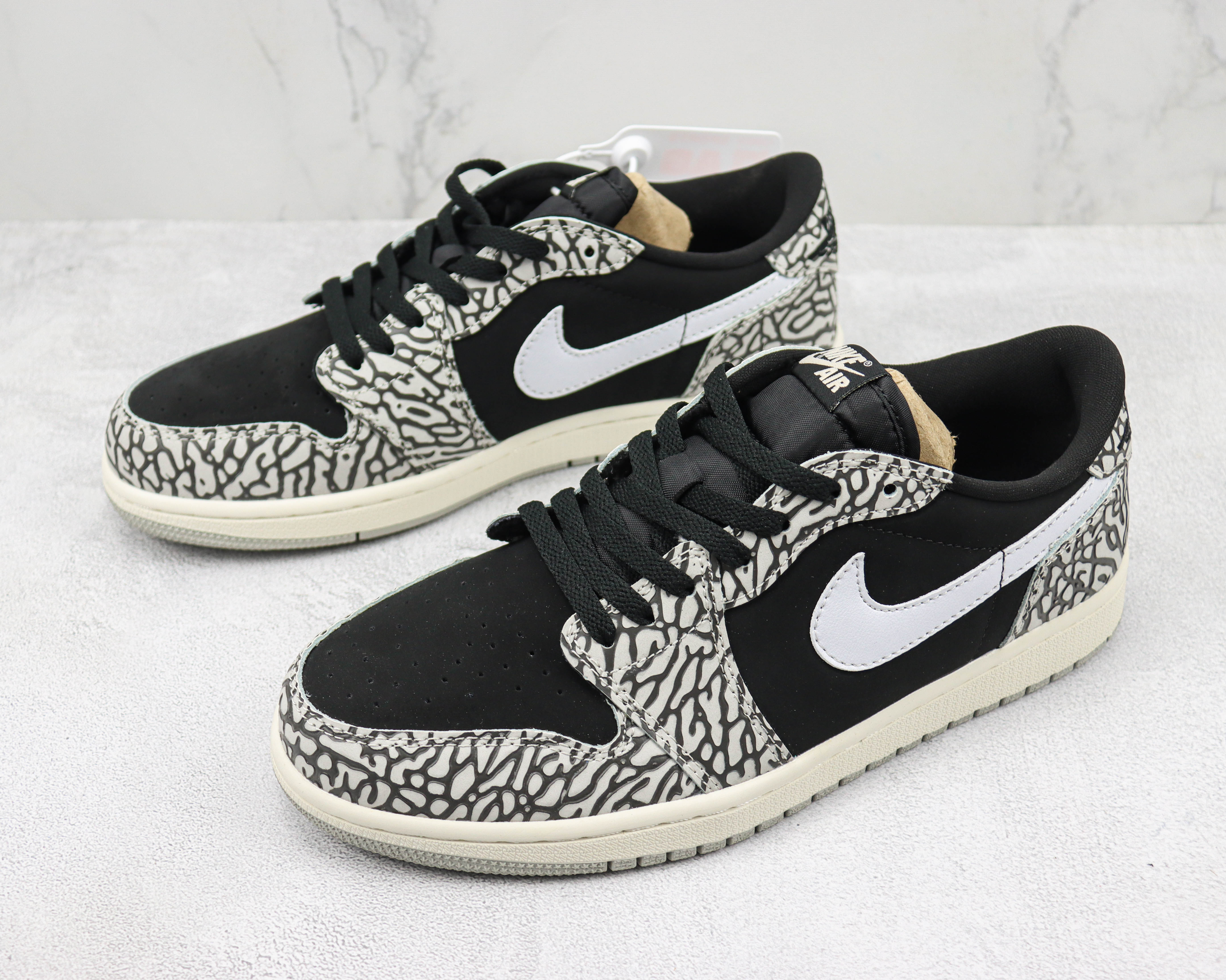 Travis Scott x Air Jordan 1 Low Black Gray Burst