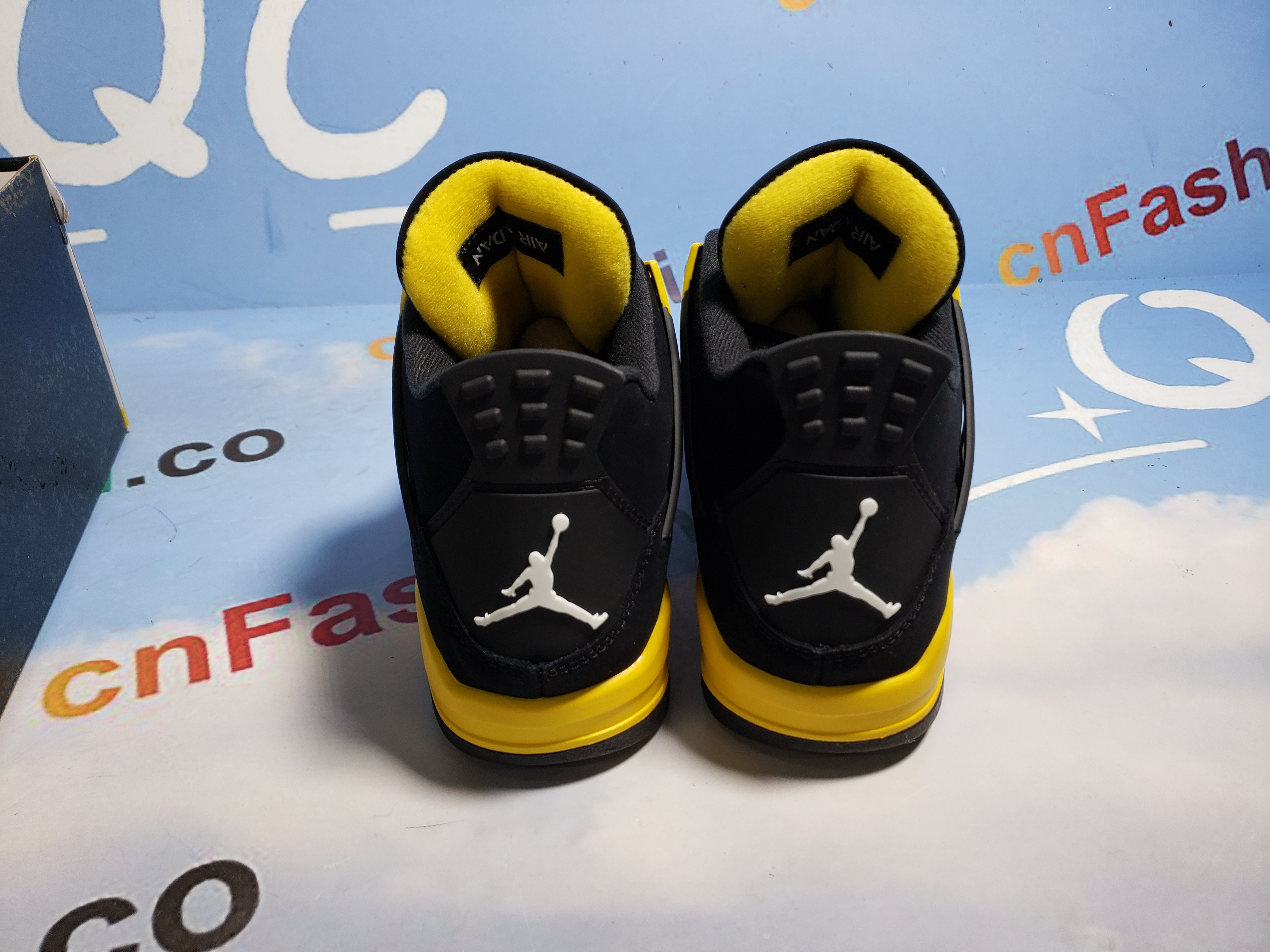 PKGoden Jordan 4 Retro Thunder 308497-008