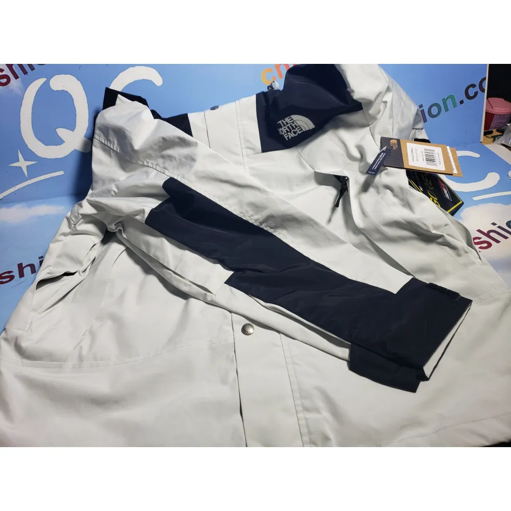 clothes - PKGoden The North Face White