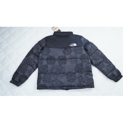 clothes - PKGoden The North Face Splicing White And Black Paper Cuttings 02