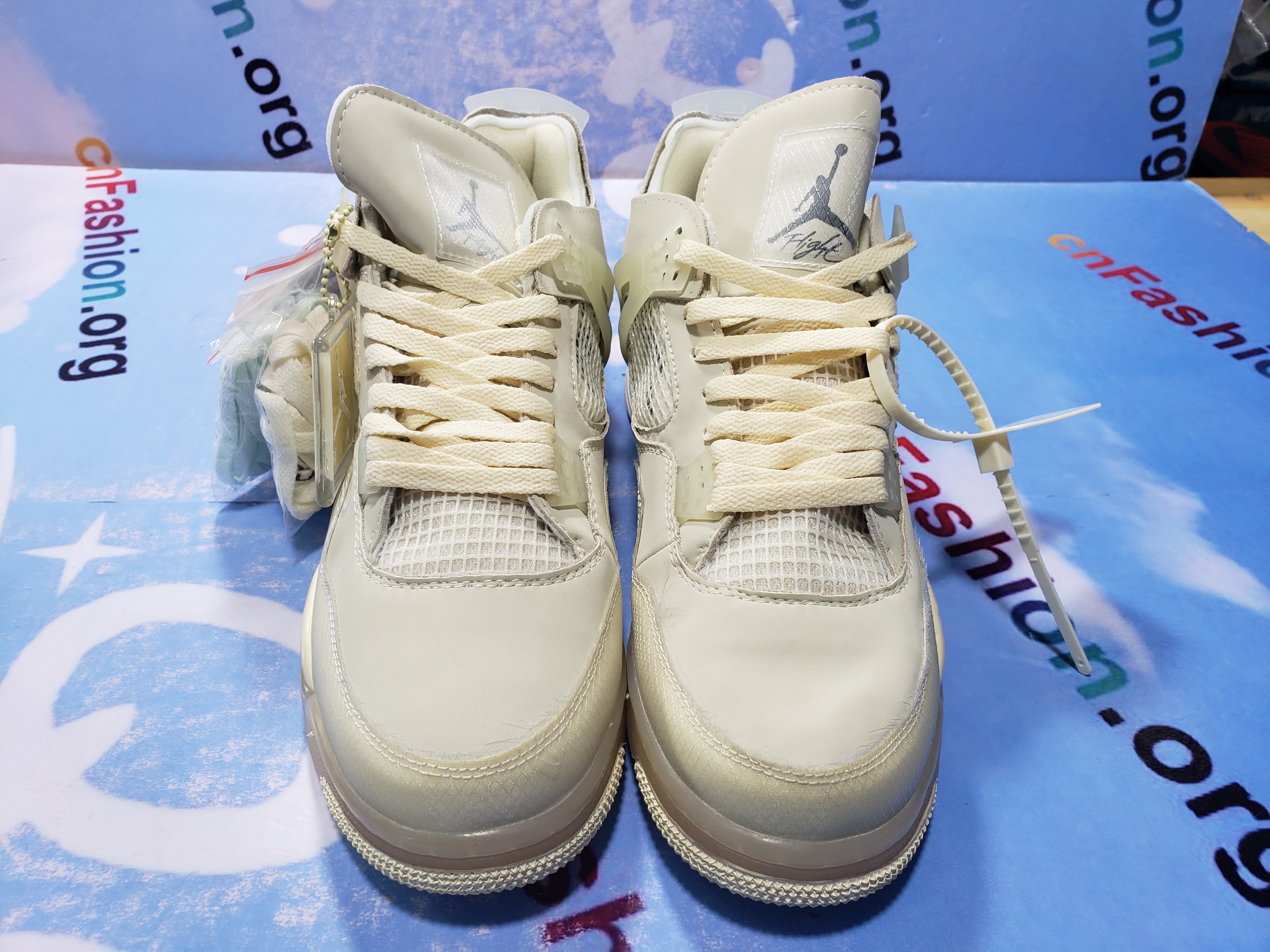 OG Jordan 4 Retro Off-White Sail (W)