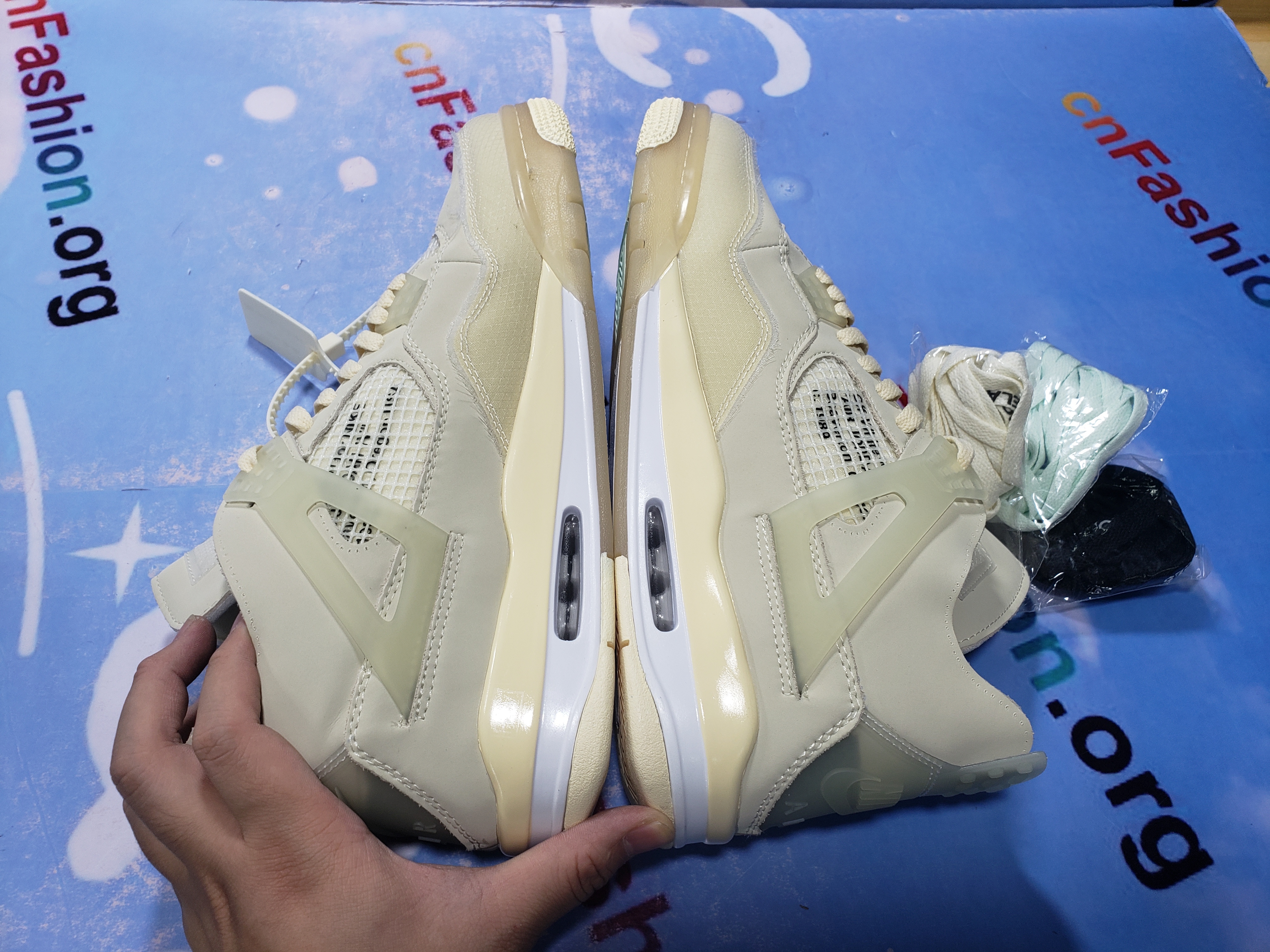 🔥FREE SHIPPING🔥| Jordan 4 Retro Off-White Sail (W)