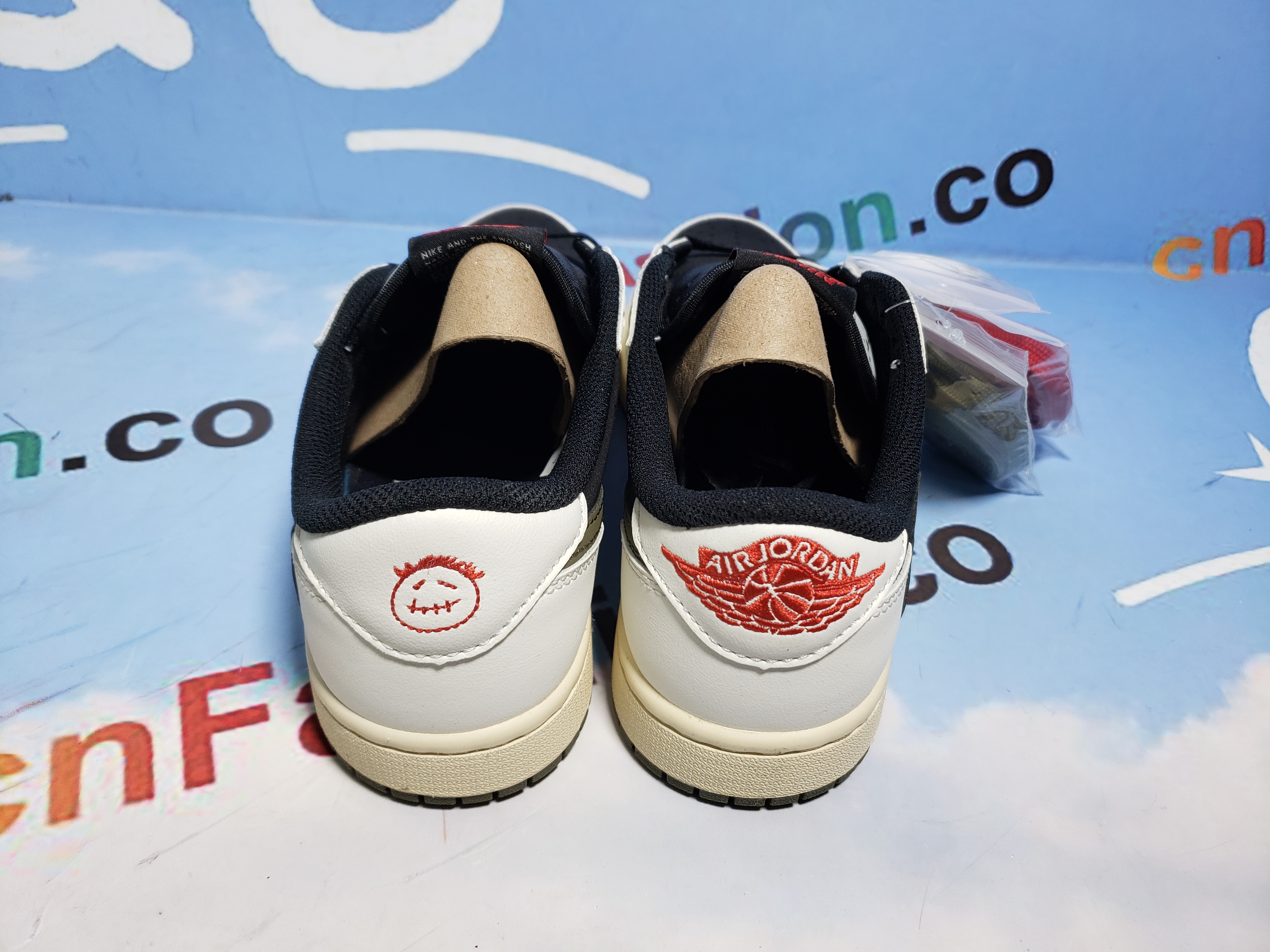 💯FREE SHIPPING | Jordan 1 Retro Low OG SP Travis Scott women's Olive DZ4137-106