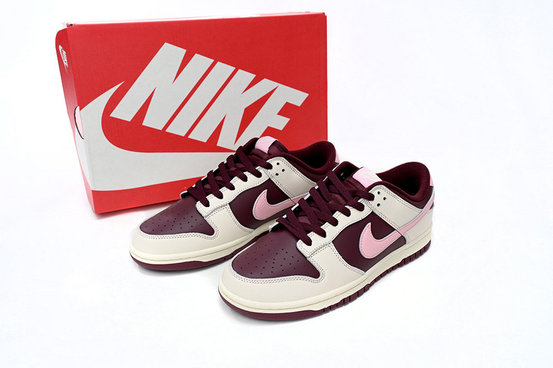 SX Nike Dunk Low “Valentine's Day”
